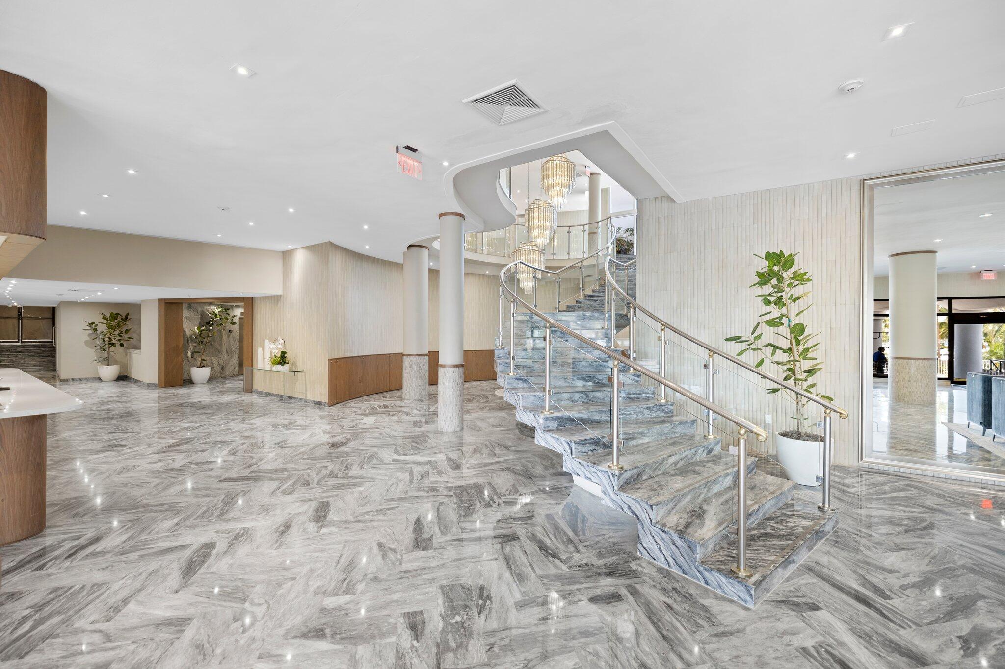 THE CARRIAGE HOUSE CONDO - Residential