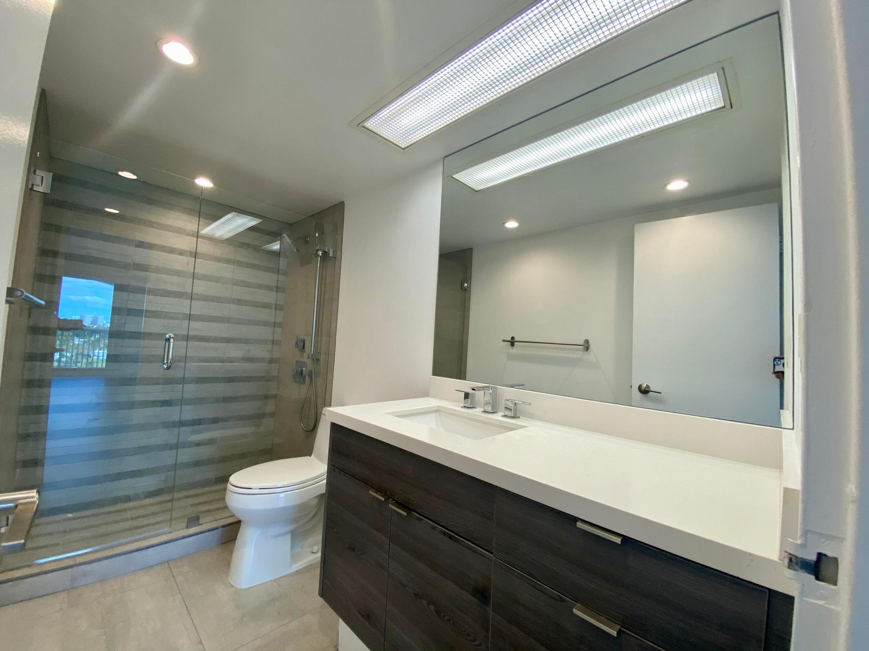 THE CARRIAGE HOUSE CONDO - Residential