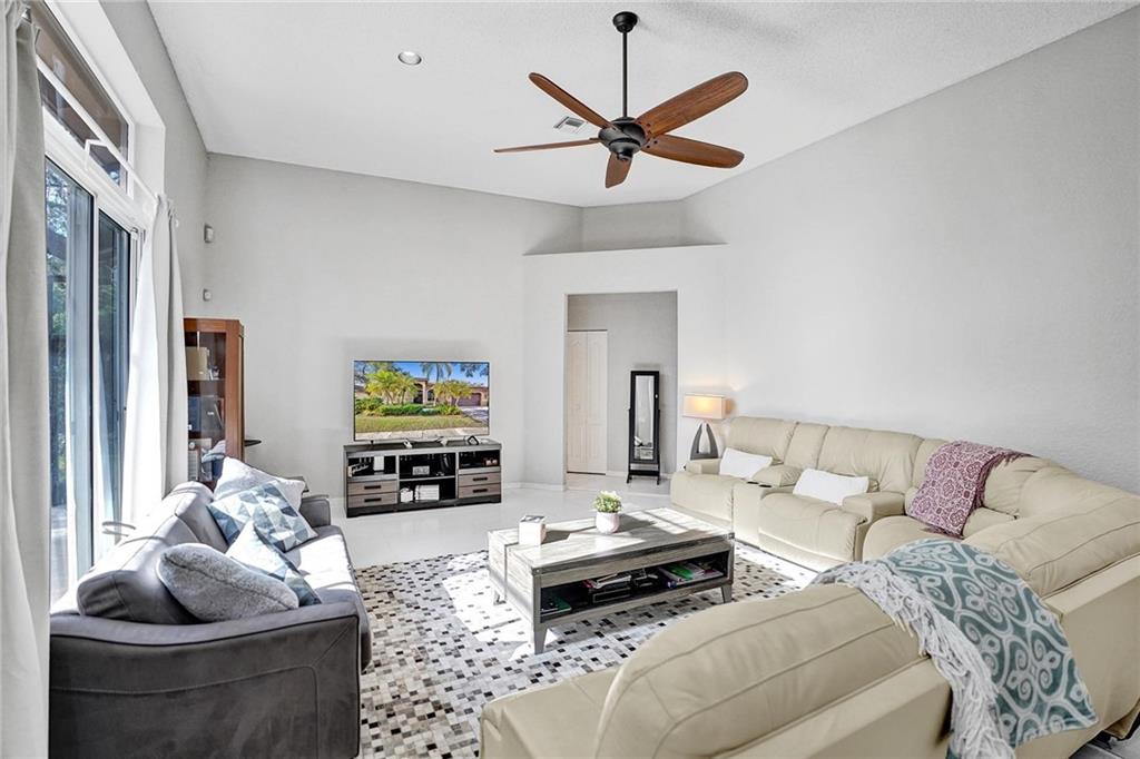 Sector 6 East 155-4 B - Residential