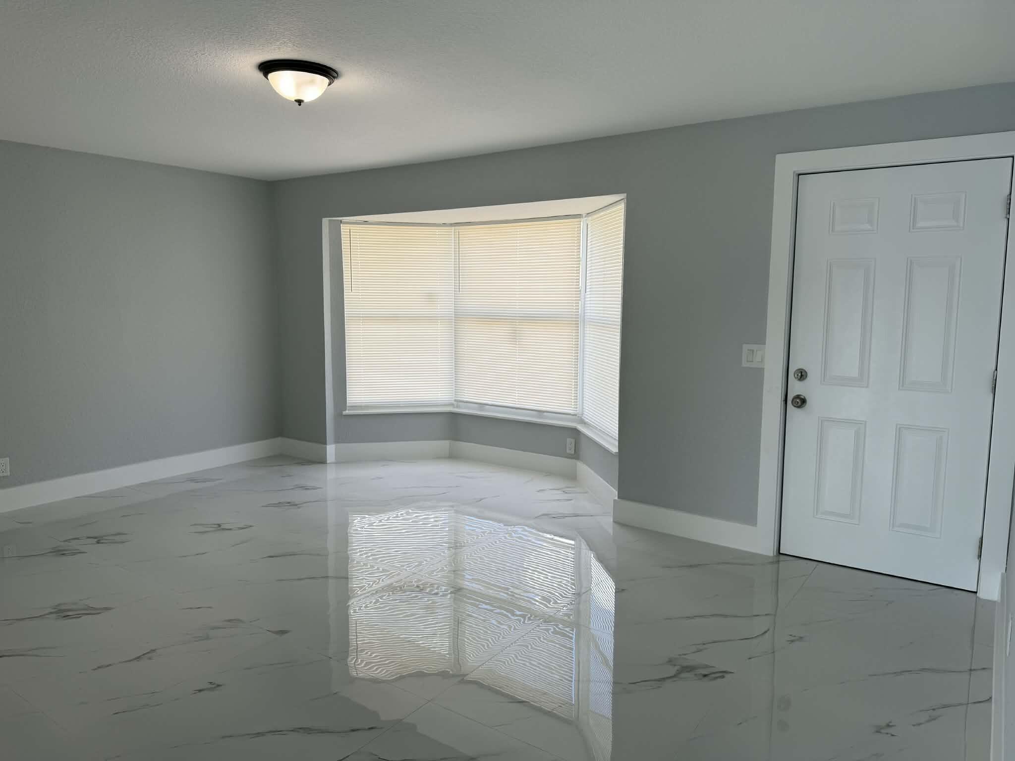 PALM BEACH SQUARE UNIT 5 IN - Residential