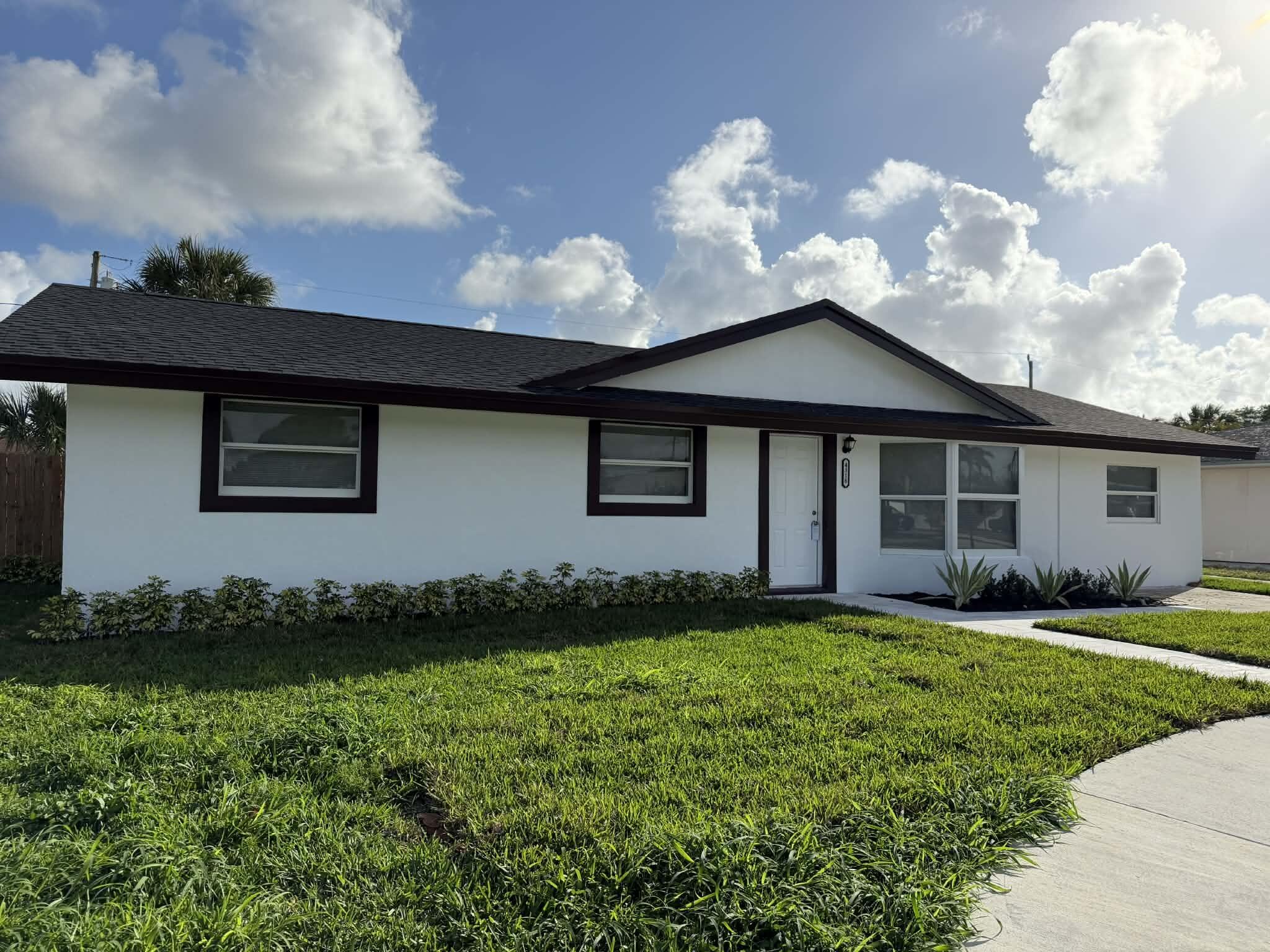 PALM BEACH SQUARE UNIT 5 IN - Residential