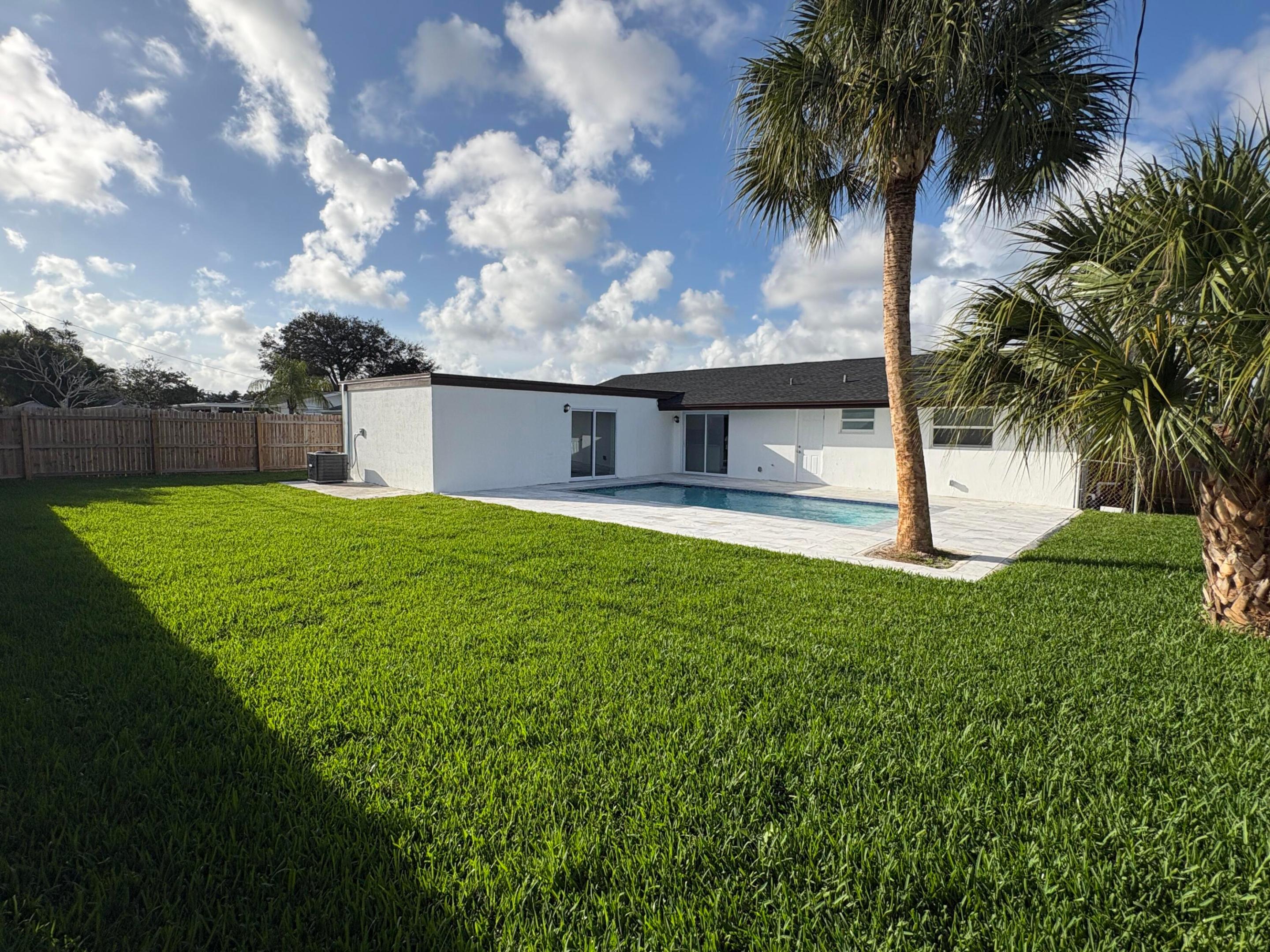 PALM BEACH SQUARE UNIT 5 IN - Residential