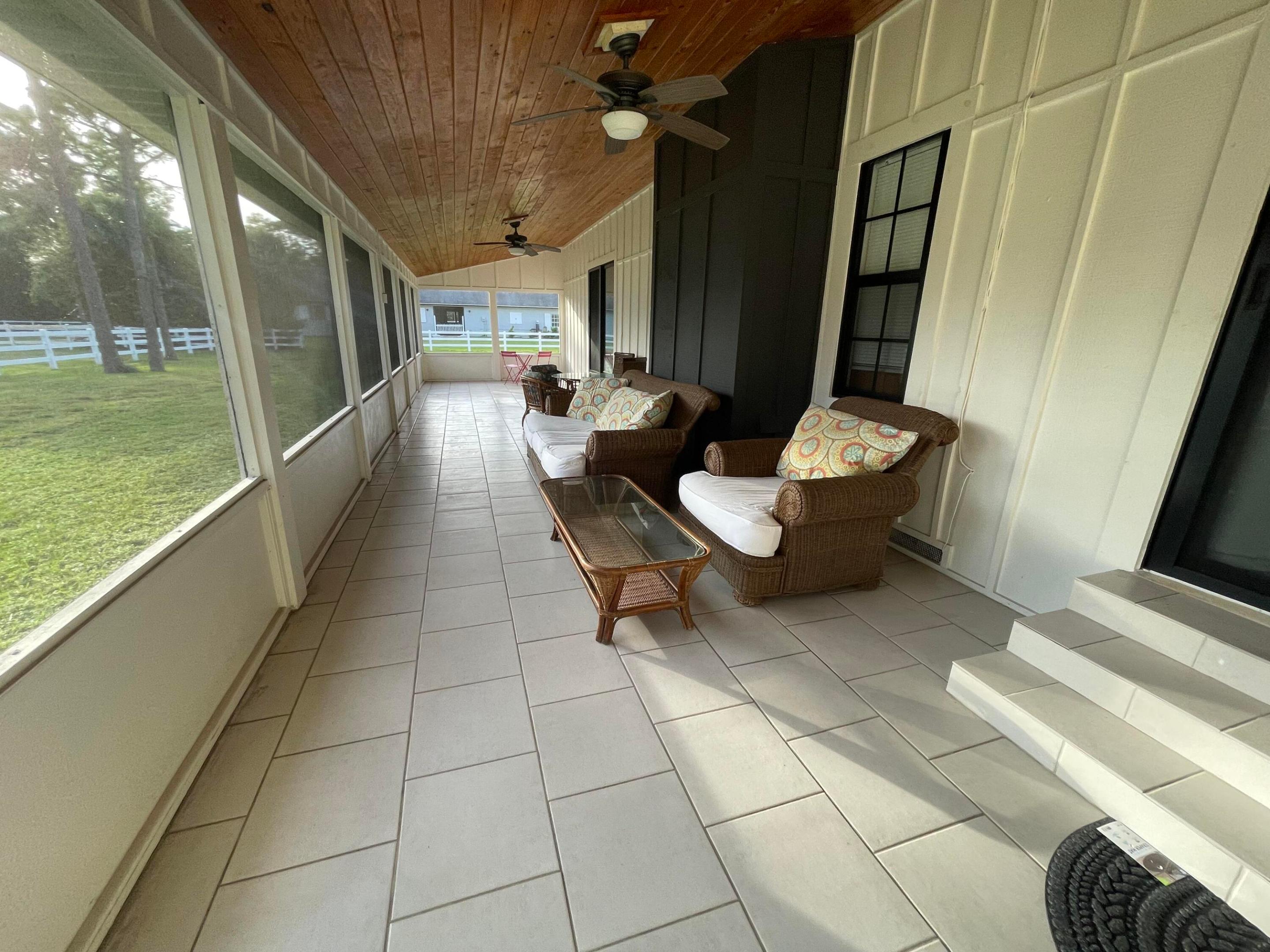 LOXAHATCHEE GROVES - Residential