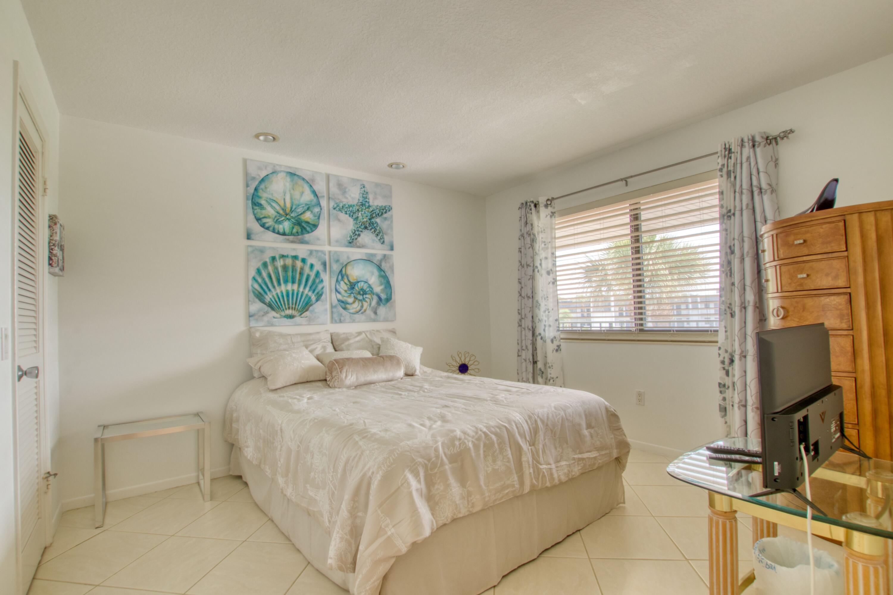 FOUNTAINS OF PALM BEACH CONDO 5 - Residential