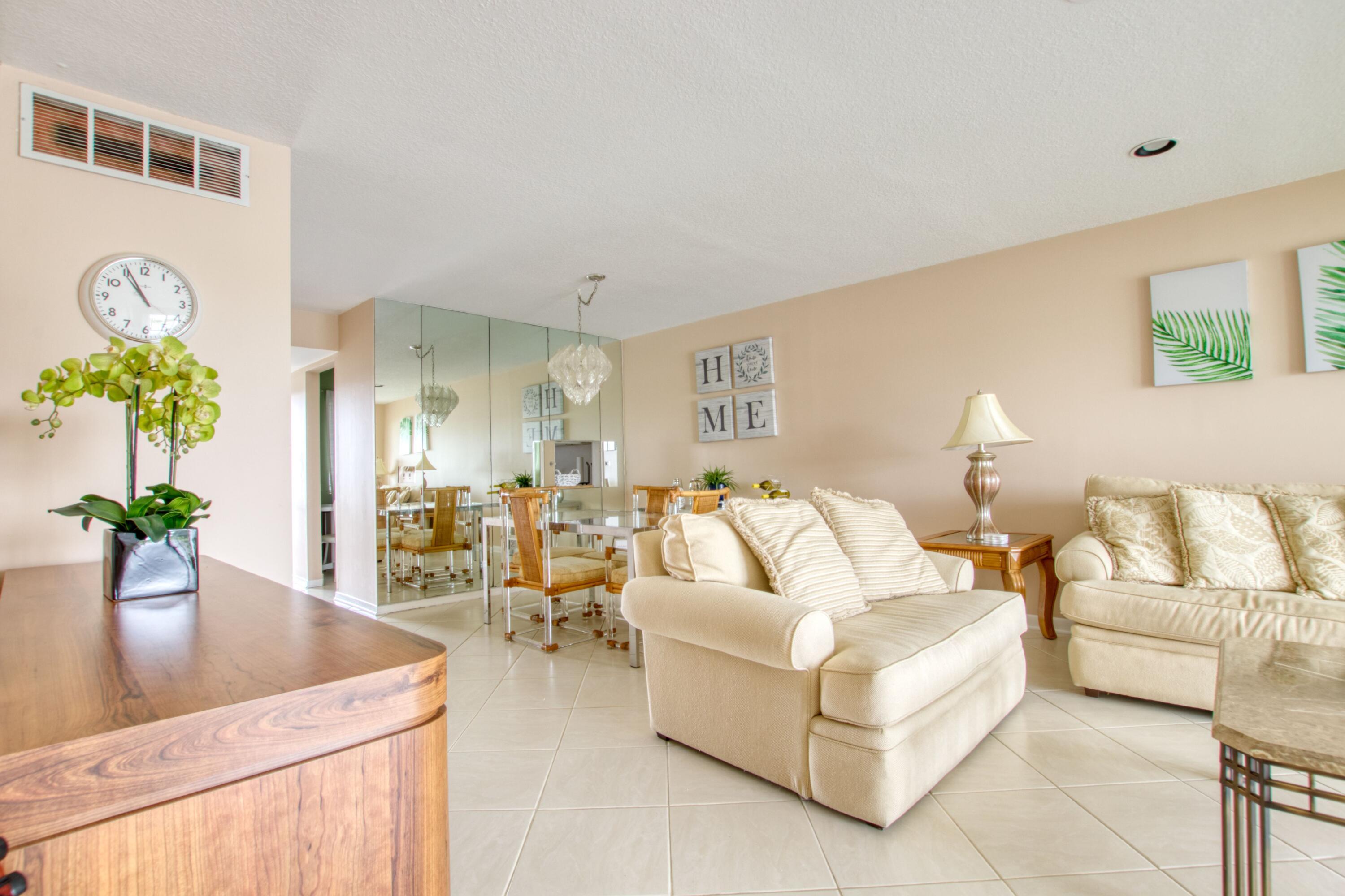 FOUNTAINS OF PALM BEACH CONDO 5 - Residential
