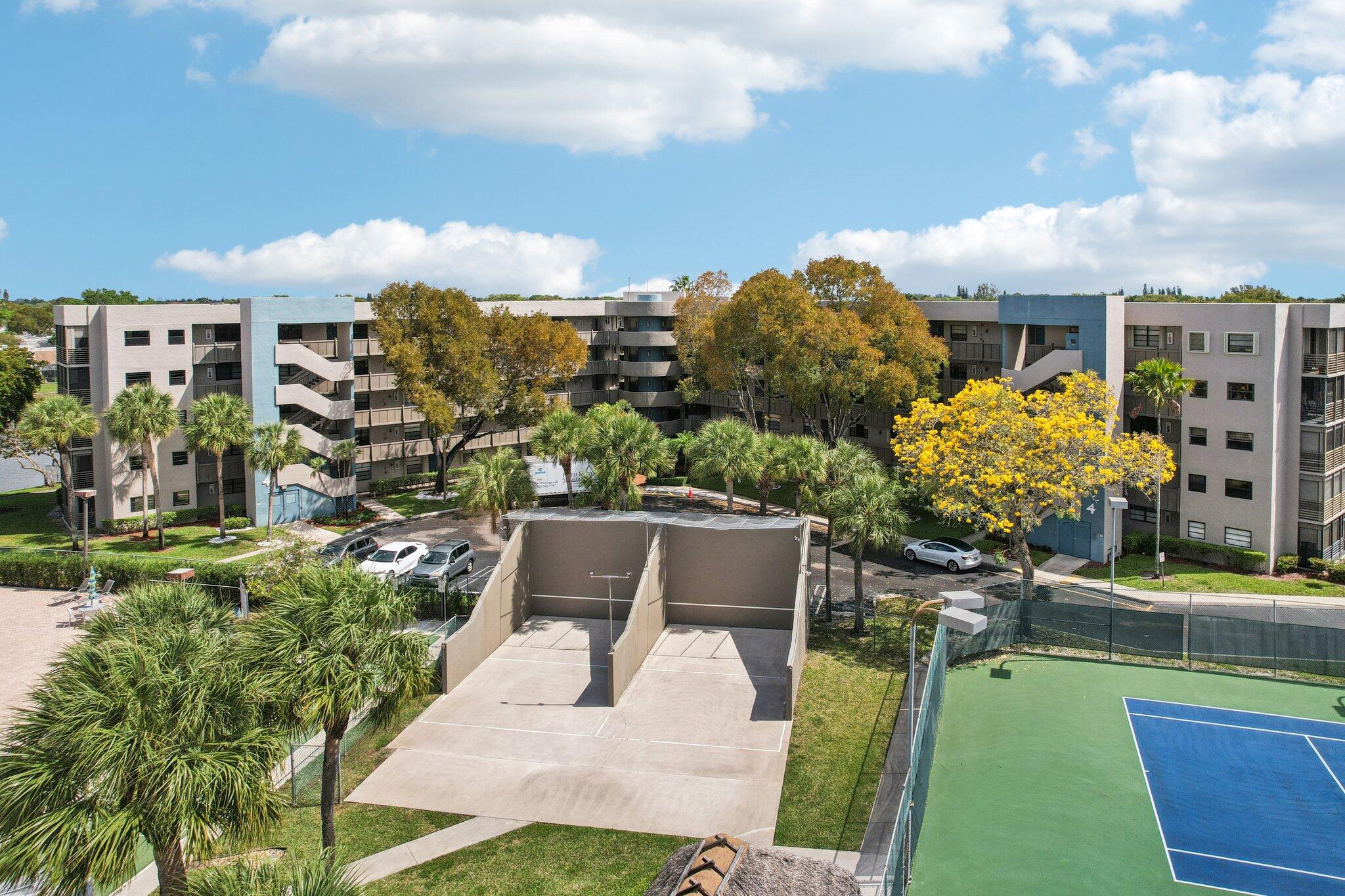 COLONY POINT 4 CONDO - Residential