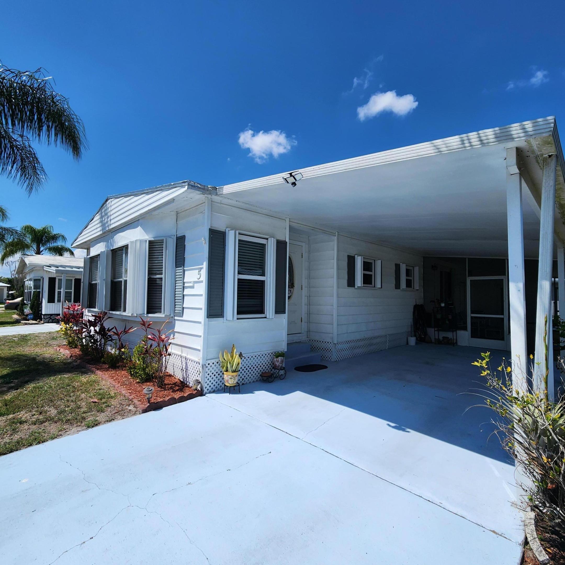 Spanish Lakes Riverfront - Residential
