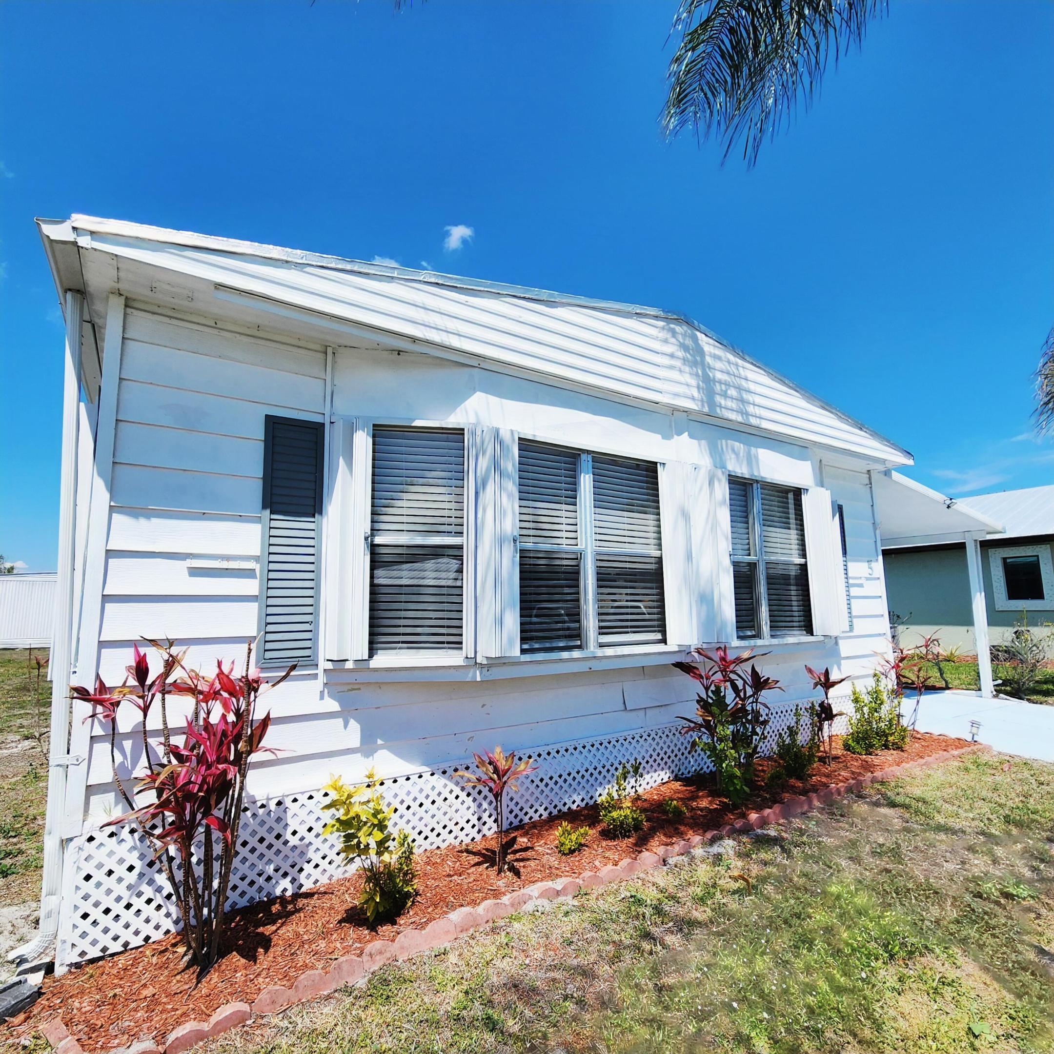 Spanish Lakes Riverfront - Residential