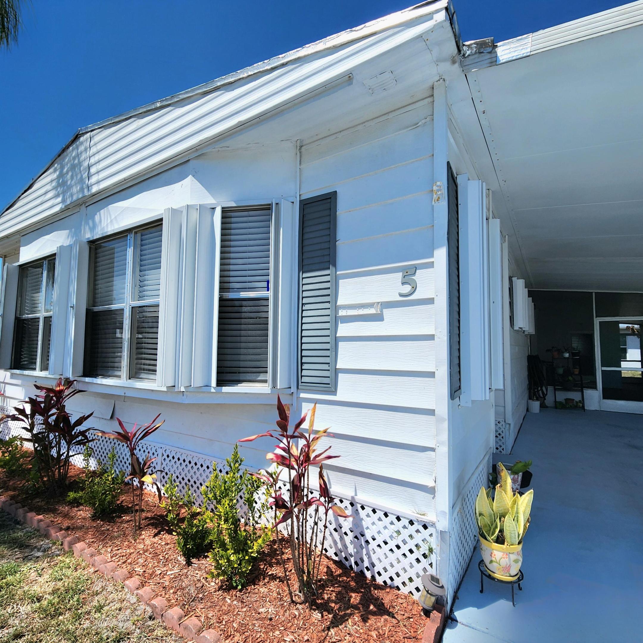 Spanish Lakes Riverfront - Residential