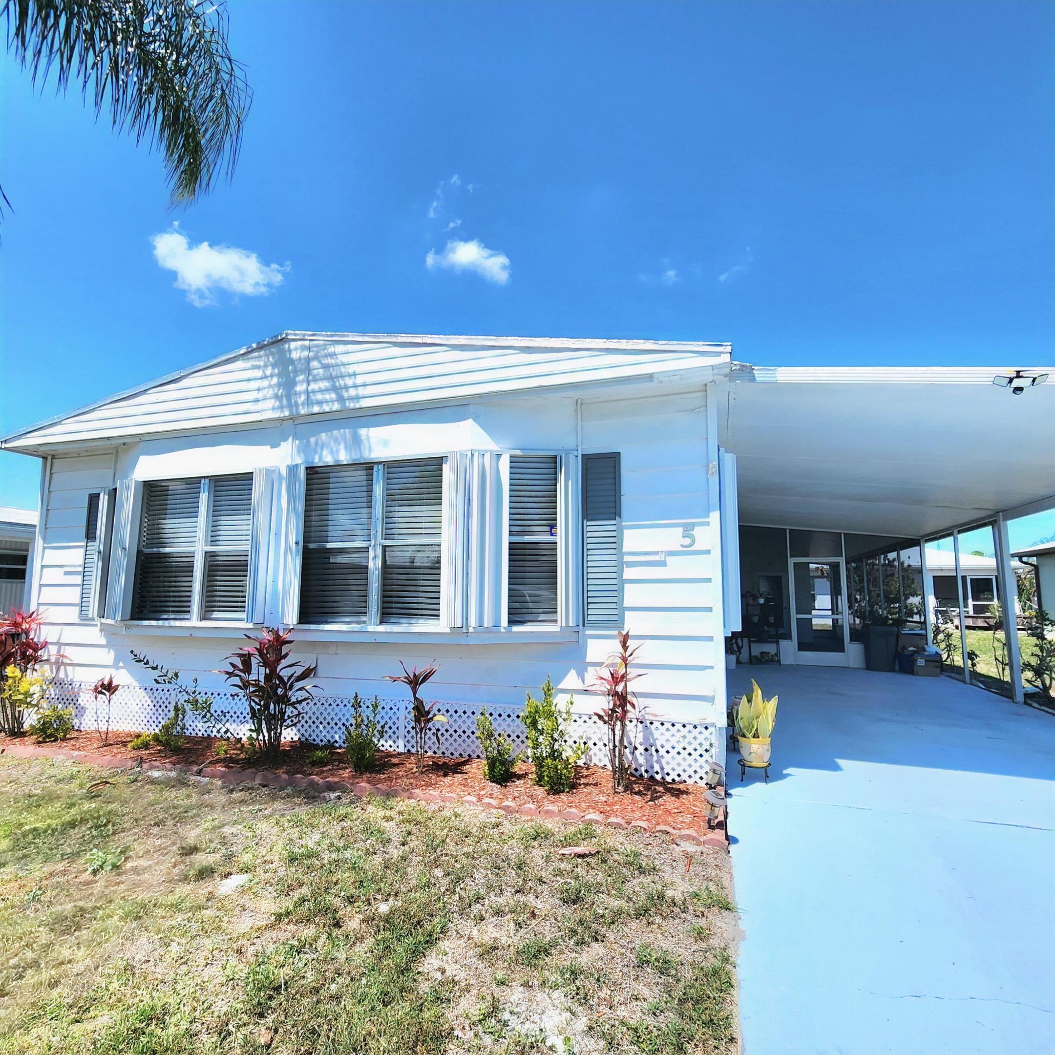 Spanish Lakes Riverfront - Residential