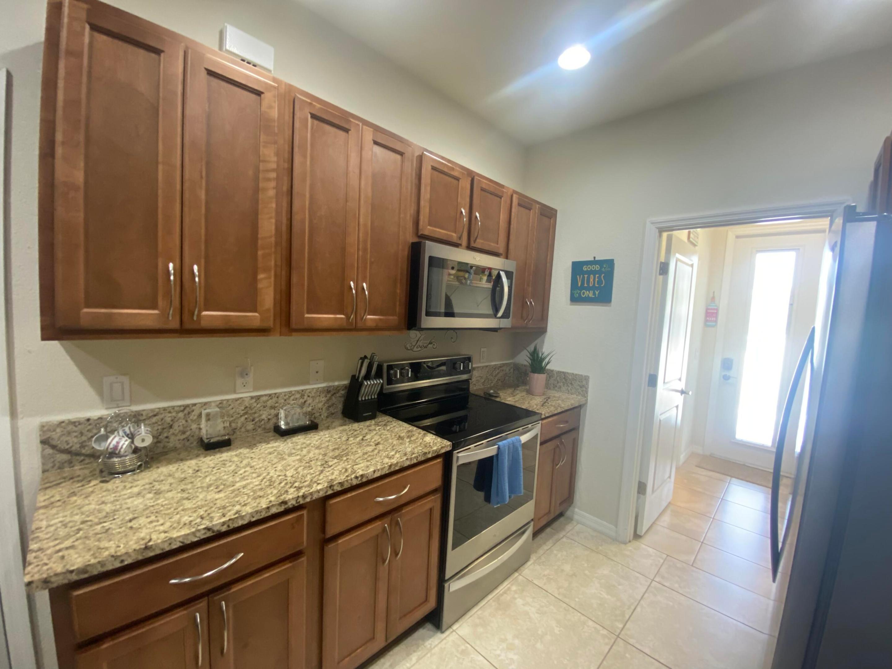 HILLCREST COUNTRY CLUB NORTH - Residential