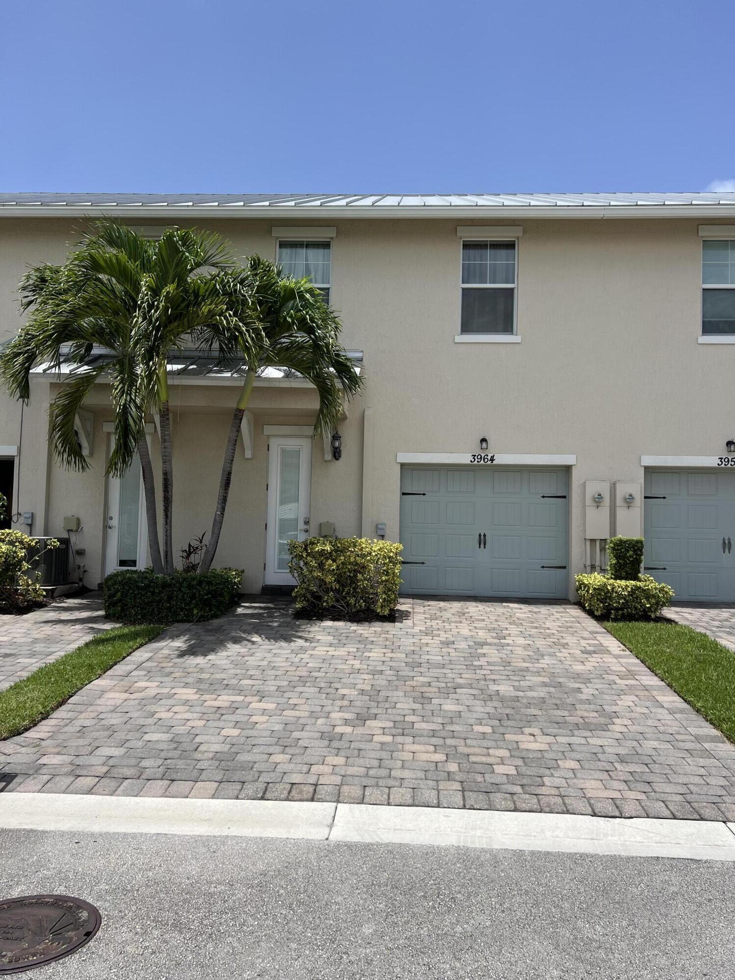 HILLCREST COUNTRY CLUB NORTH - Residential