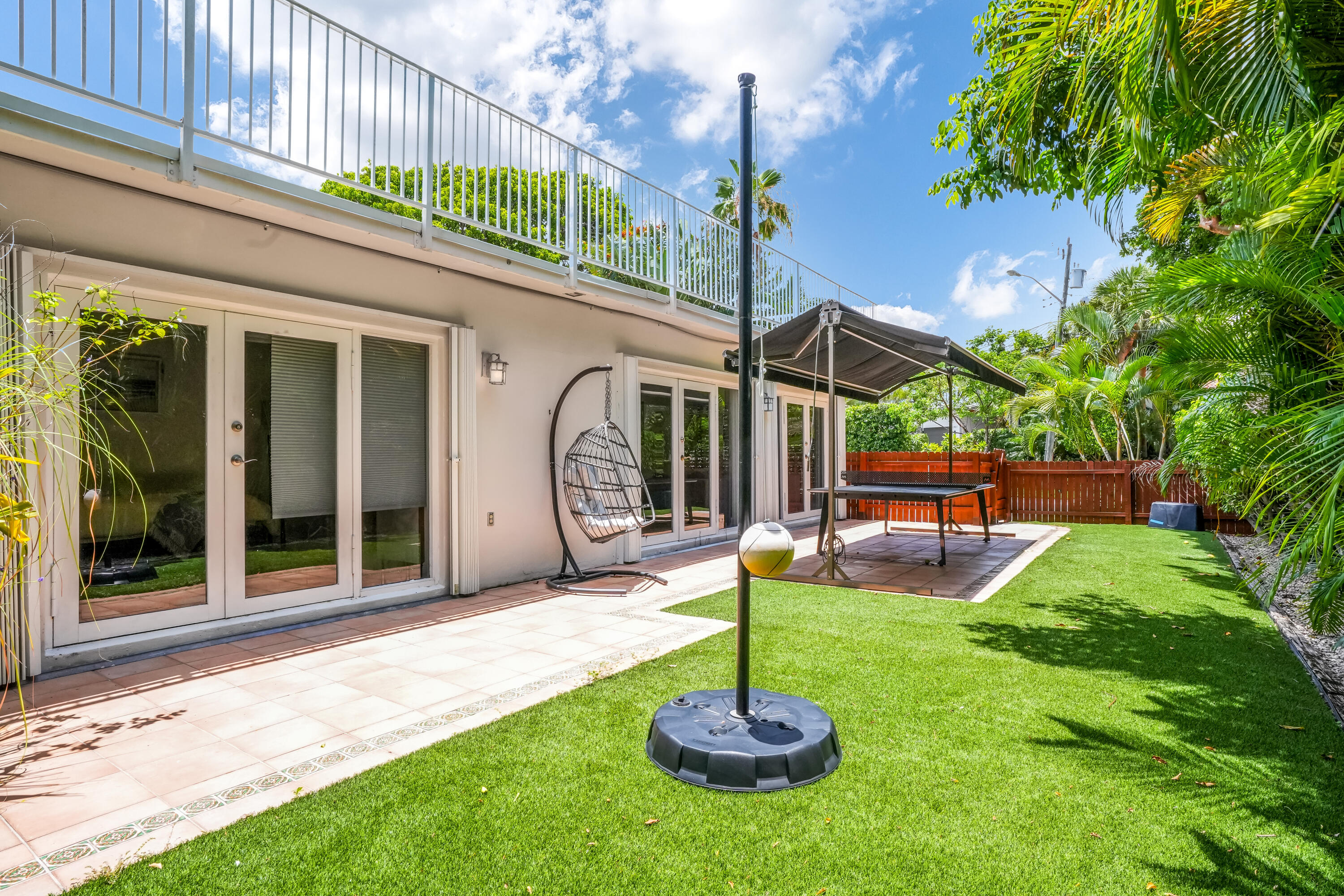 HILLSBORO SHORES SEC - Residential