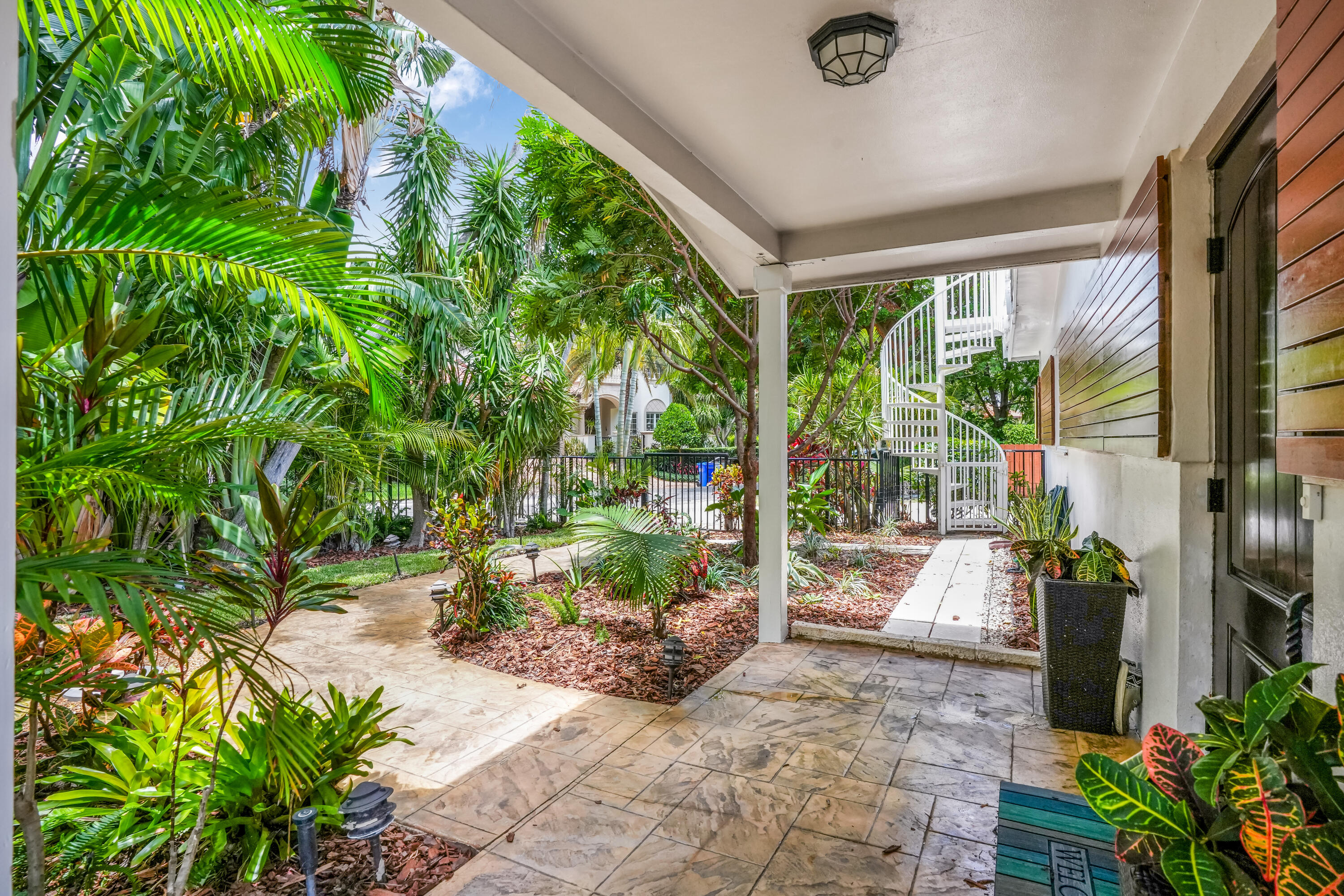 HILLSBORO SHORES SEC - Residential