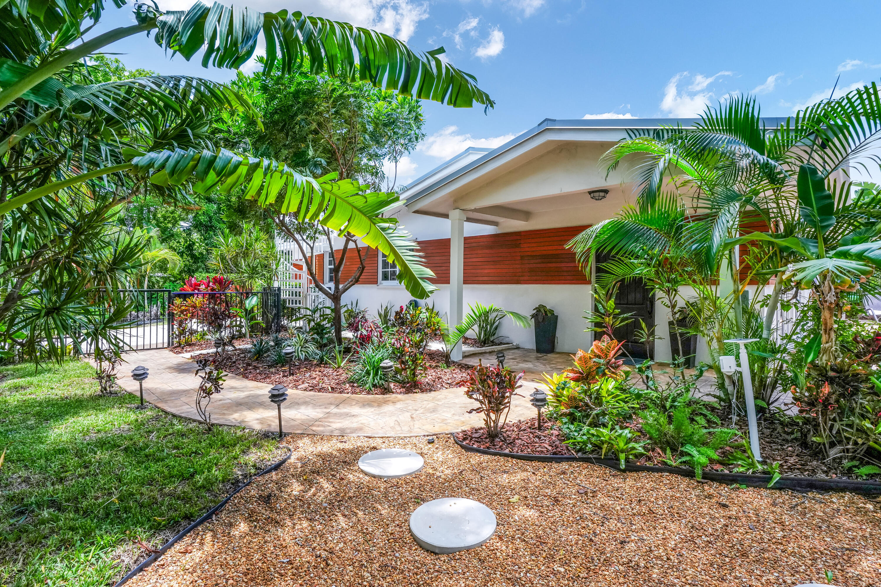 HILLSBORO SHORES SEC - Residential