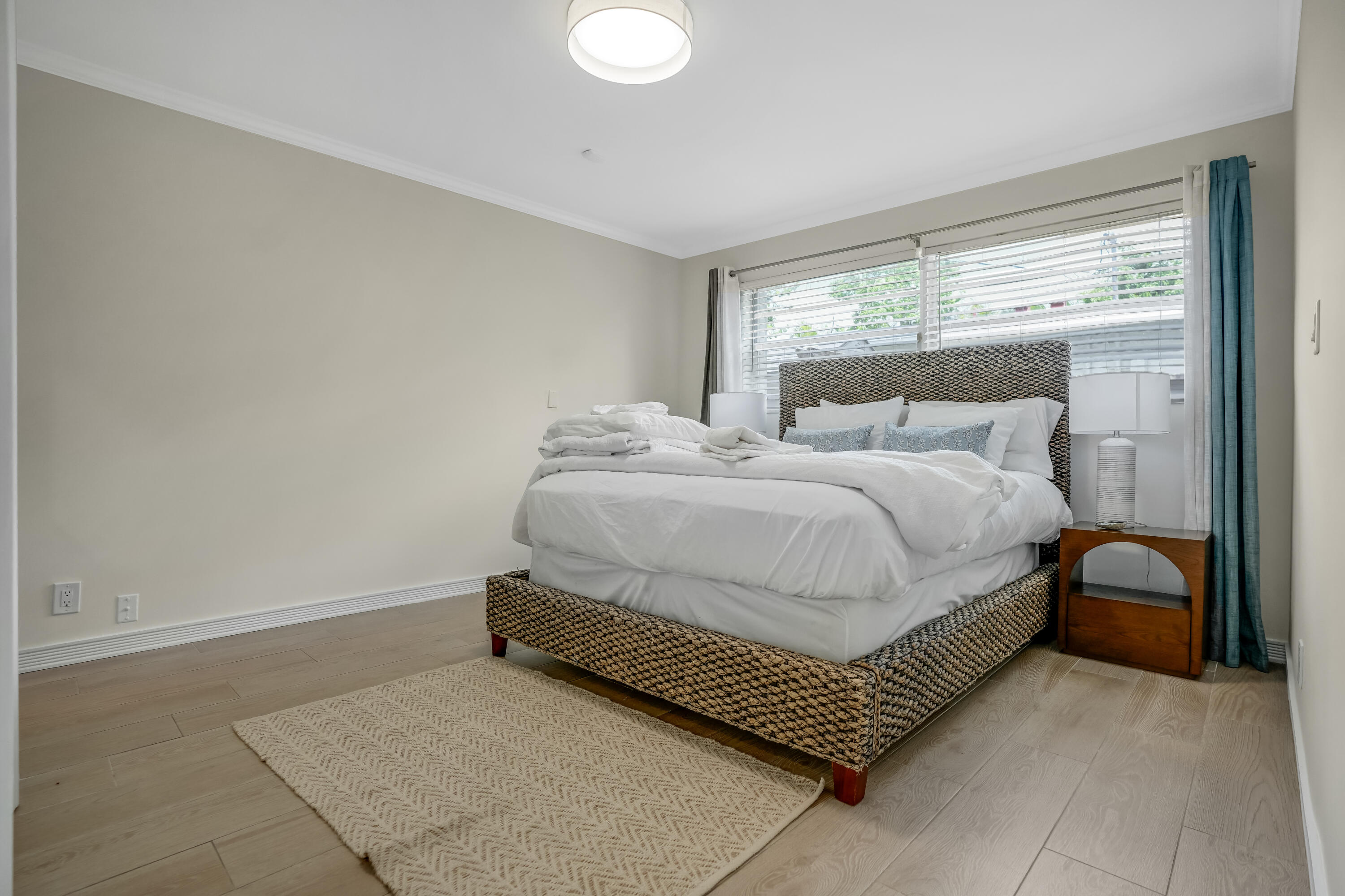 HILLSBORO SHORES SEC - Residential