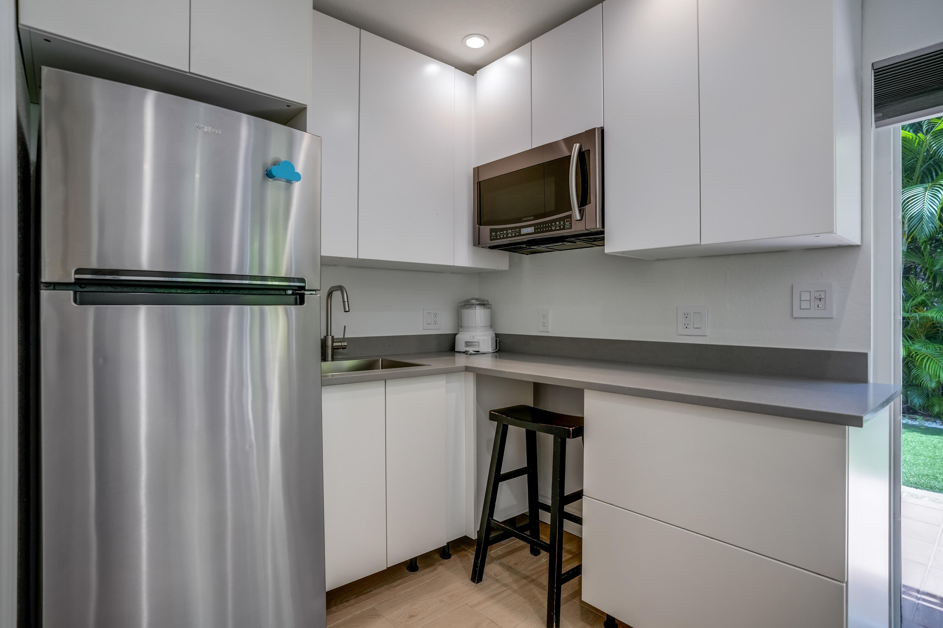 HILLSBORO SHORES SEC - Residential