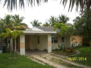 This is not a short sale. Adorable cottage on the beachside! Bright and open floor plan and private backyard and patio perfect for entertaining.  All Information recorded in the MLS is intended to be accurate but cannot be guaranteed, buyer advised to verify. Sold As-Is.