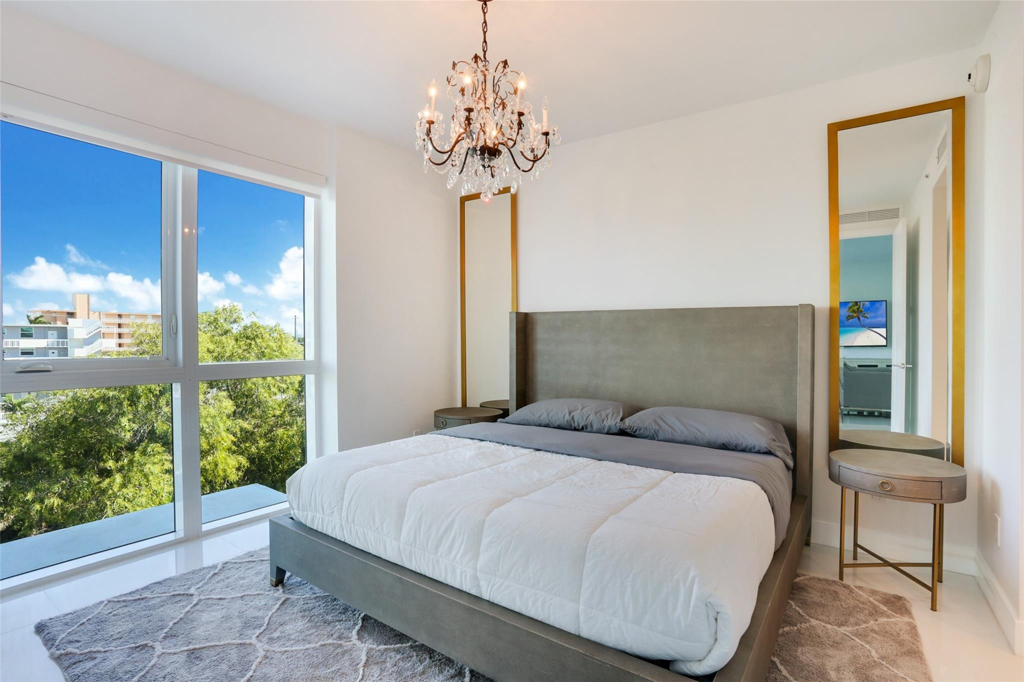 ONE LUXURY CONDO - Residential Lease