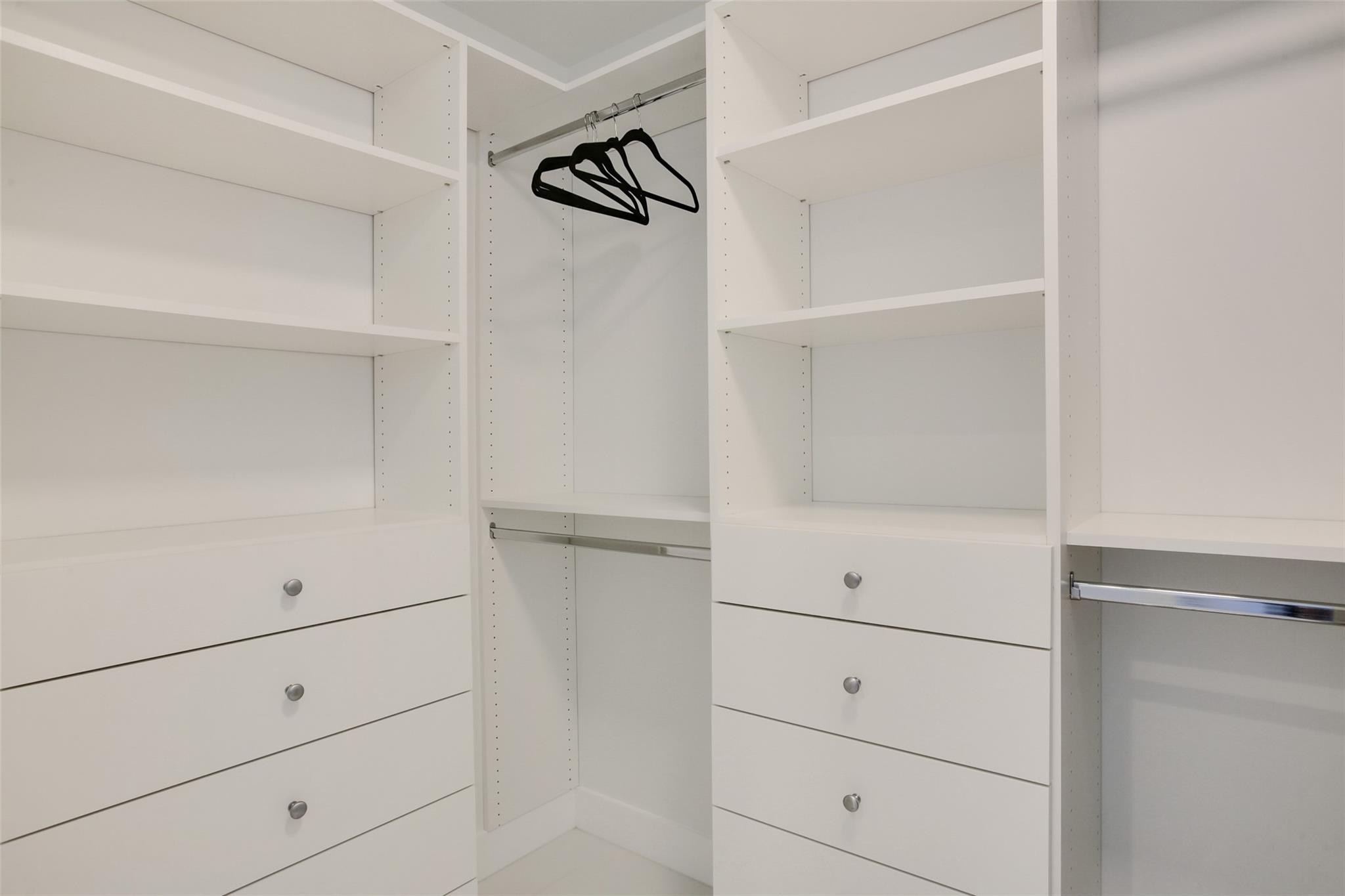ONE LUXURY CONDO - Residential Lease