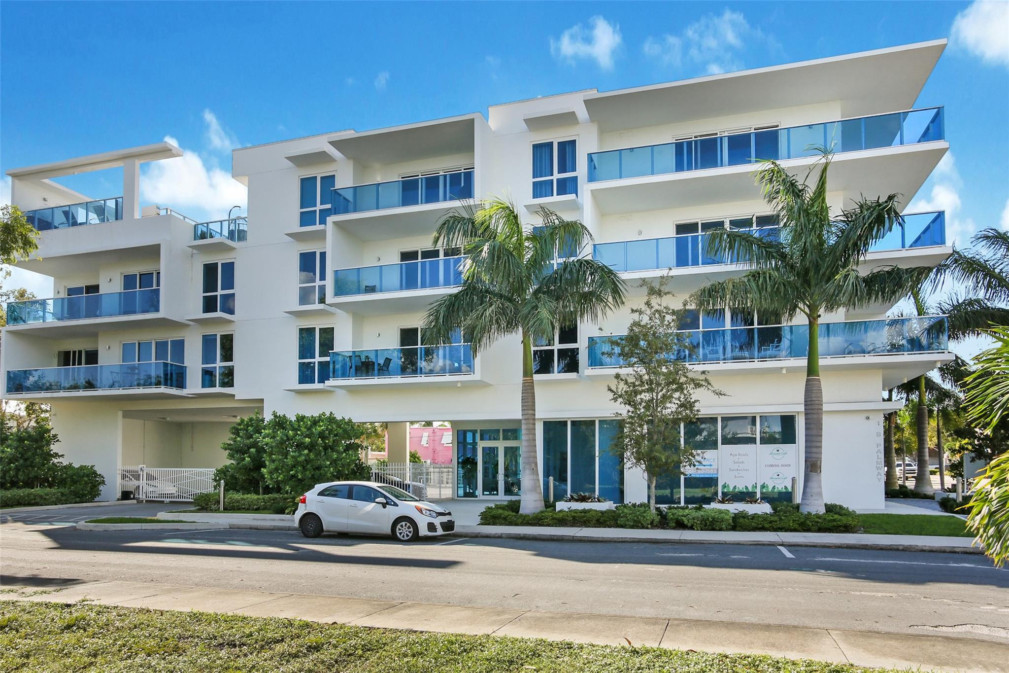 ONE LUXURY CONDO - Residential Lease