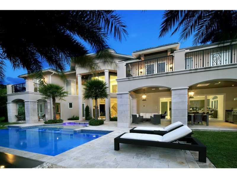 Seller motivated and looking for offers. Stunning new custom built luxury residence in Harbor Beach. Ultra fine craftsmanship. Fireplace in LR, executive study,wine rm,formal dining,butler's pantry,gourmet kitchen integrated with breakfast & family rm. 2 powder rms,media rm,play rm or BR, & cabana bath. Maid's quarters & laundry rm. Elevator. Upstairs exercise rm or BR, 3 BR suites & luxurious MB, 2 Master baths,dressing area & 2 large dressing rms. Laundry rm. Unique veranda w/ A/C & outdoor kitchen.