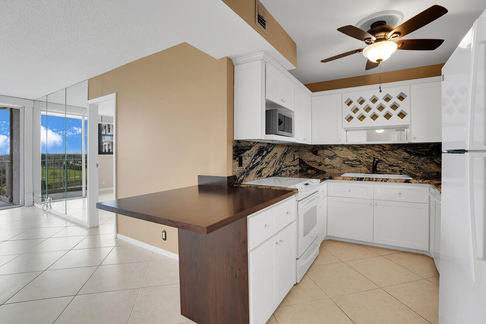 GEMINI CONDO - Residential Lease