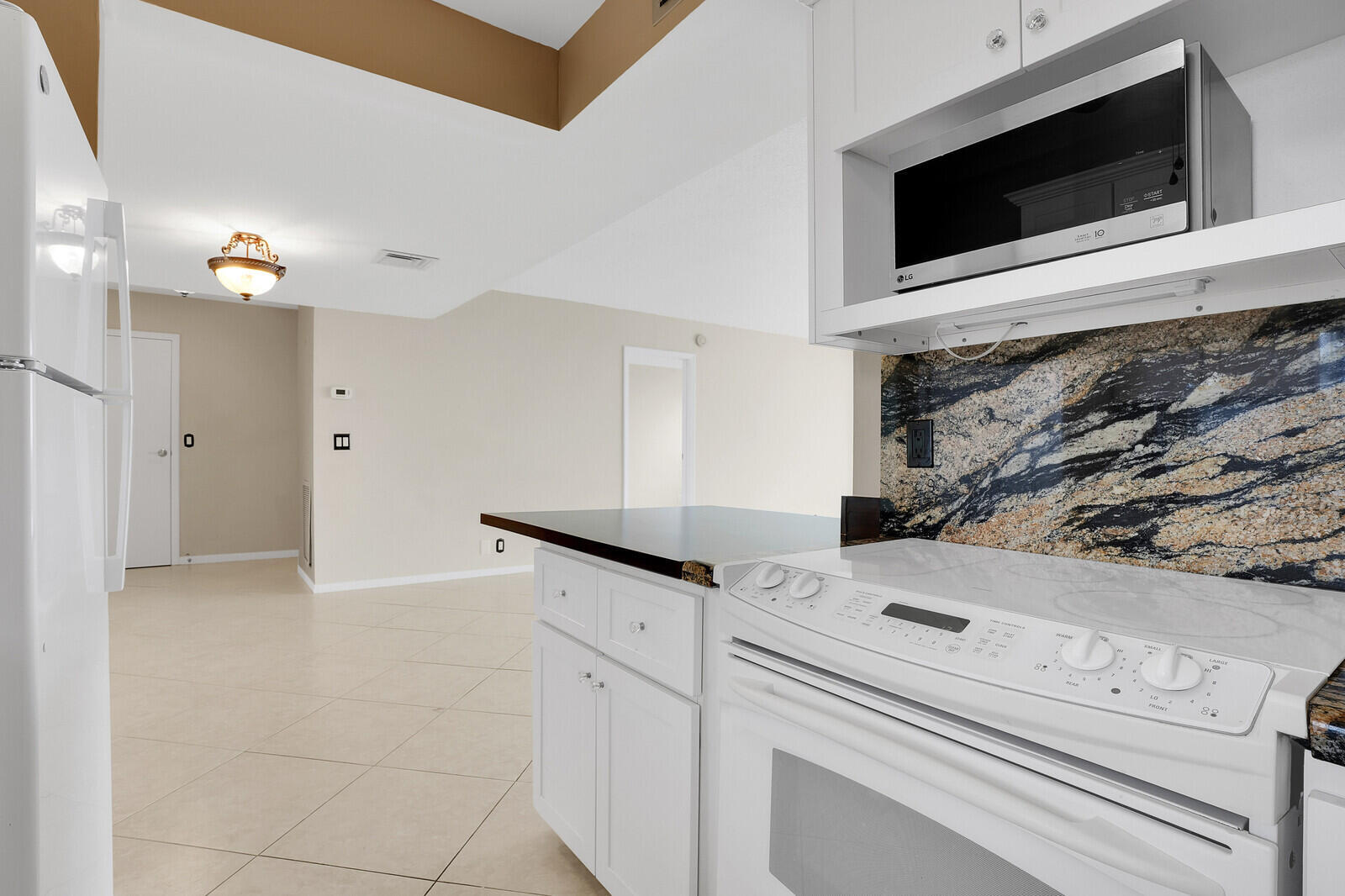 GEMINI CONDO - Residential Lease