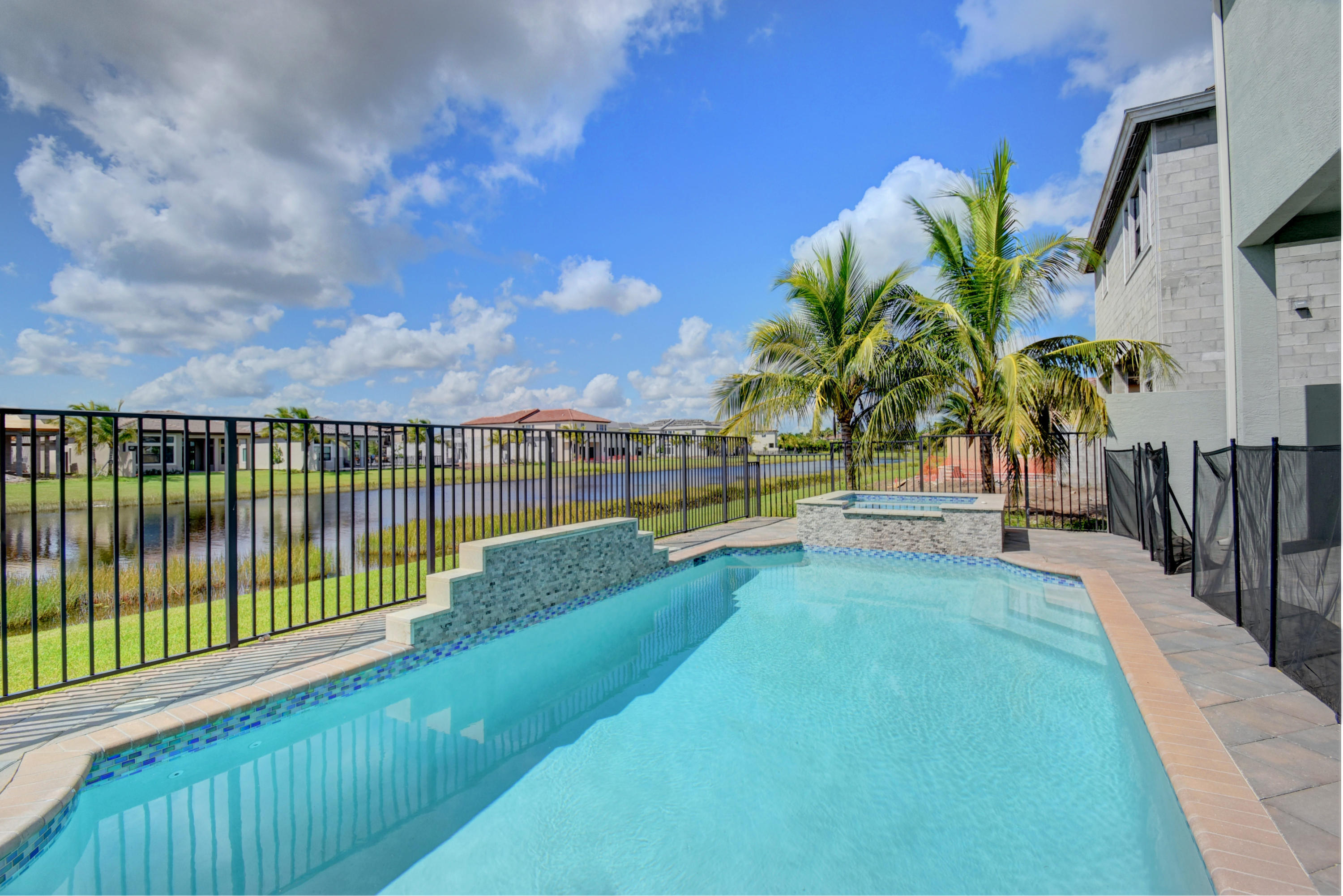 SEVEN BRIDGES - Residential