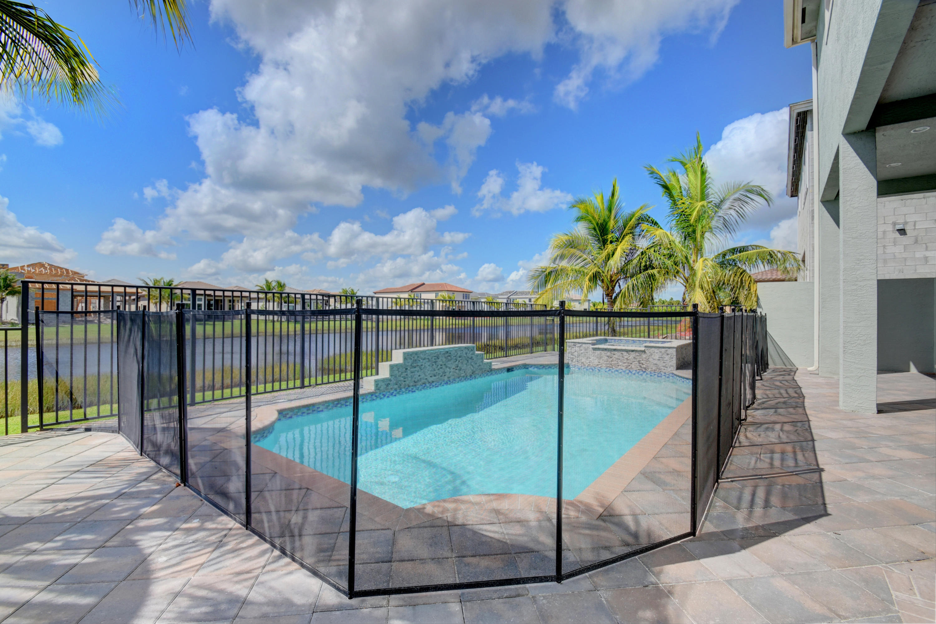 SEVEN BRIDGES - Residential