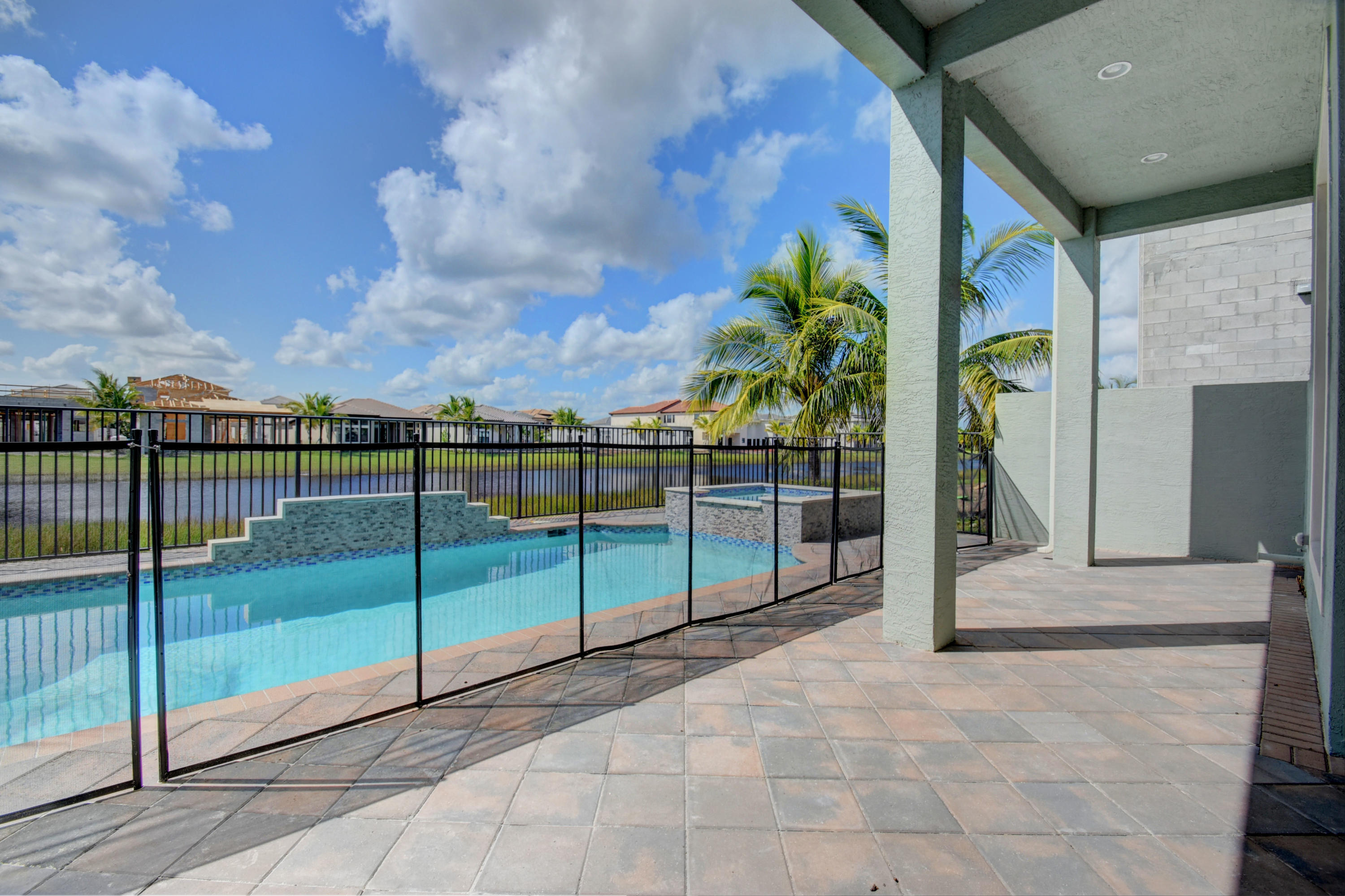 SEVEN BRIDGES - Residential