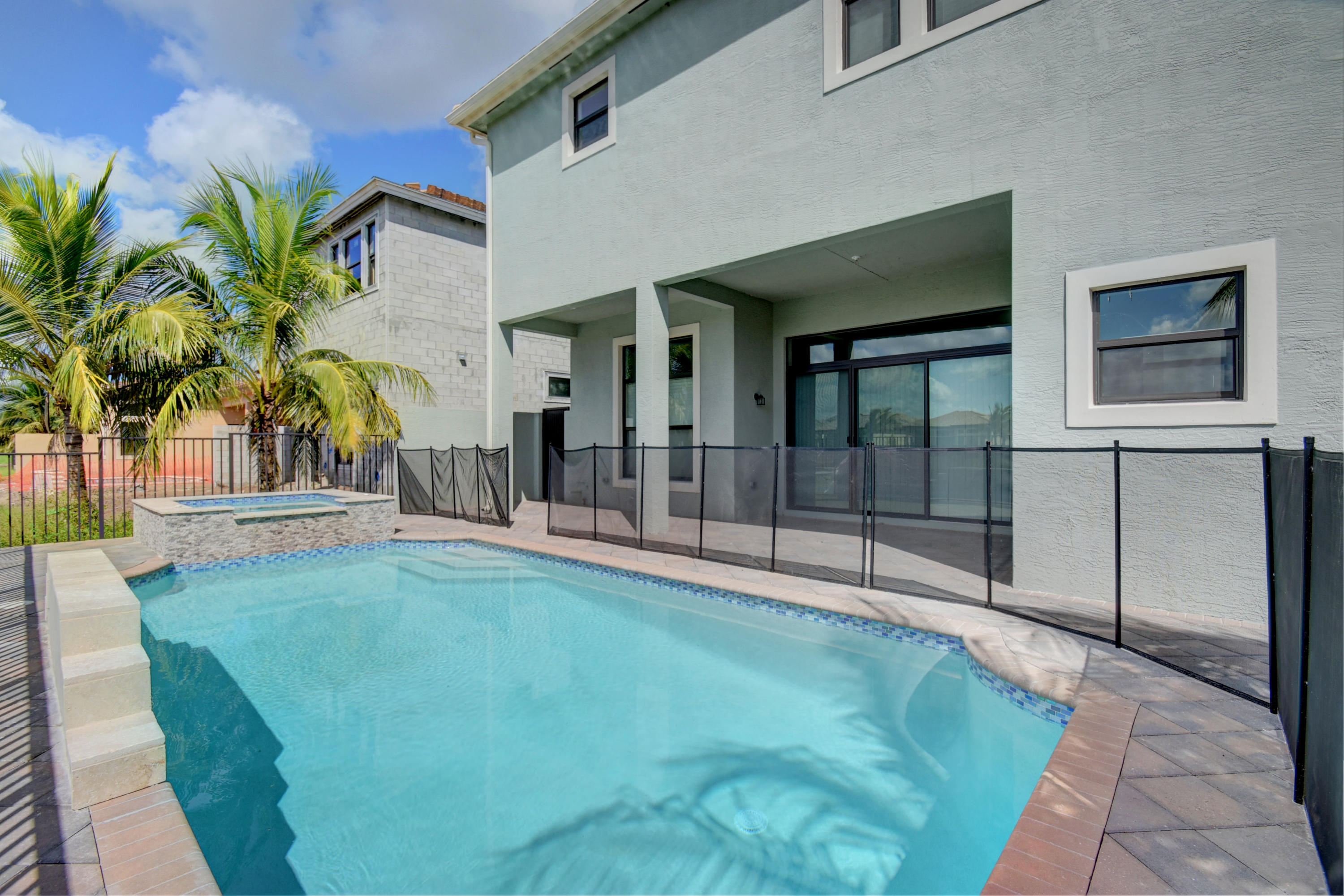 SEVEN BRIDGES - Residential