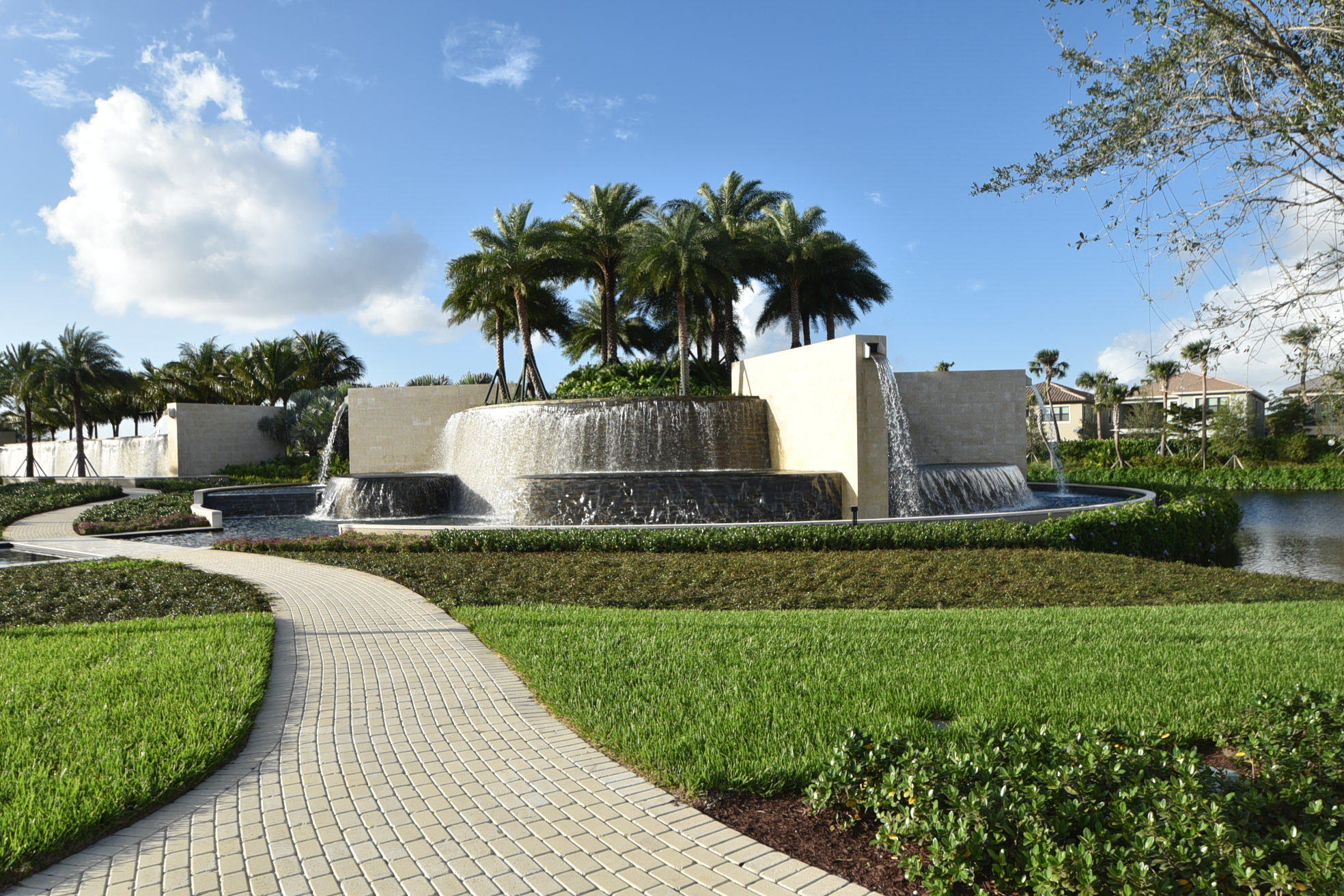 SEVEN BRIDGES - Residential