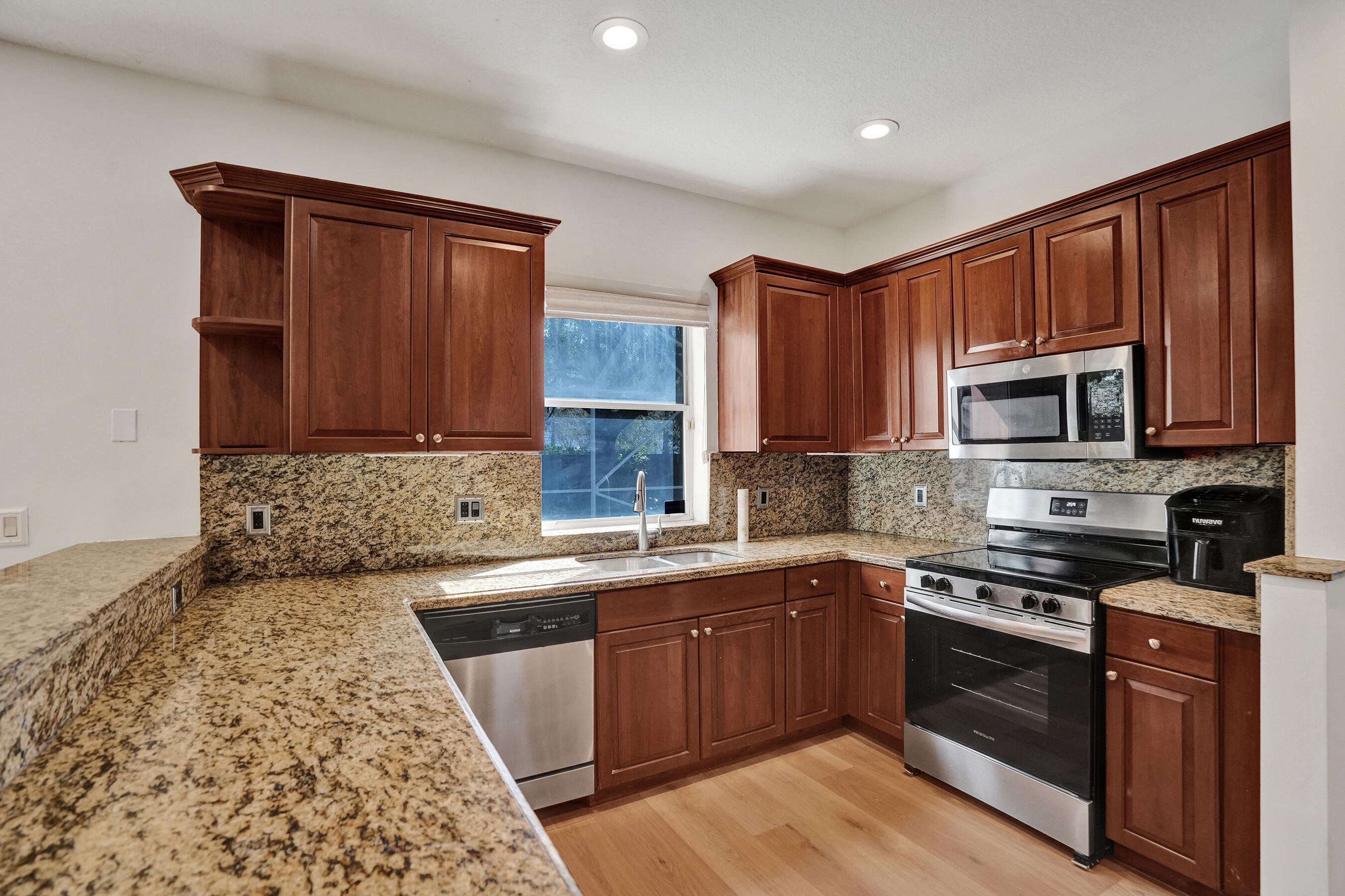 BREEDING PROPERTY - Residential Lease