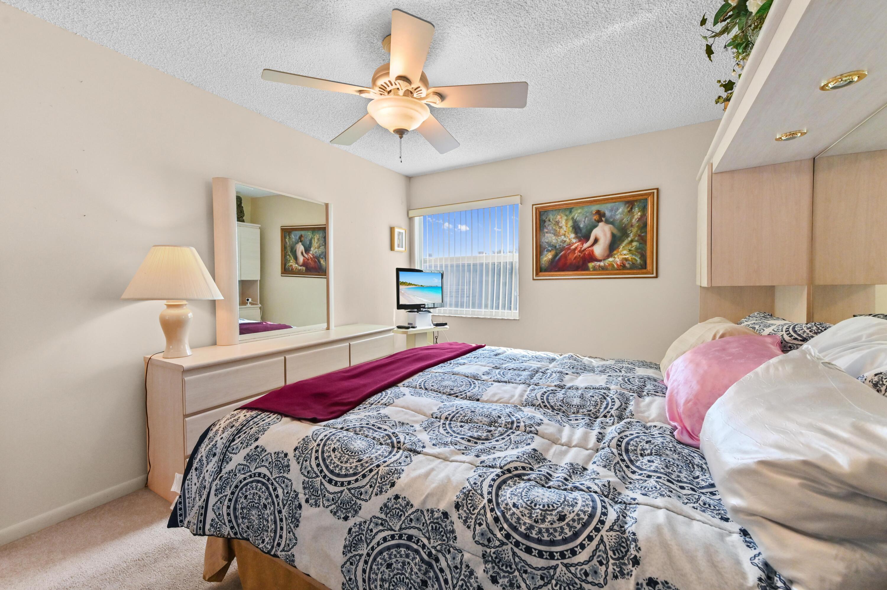 KINGS POINT - Residential