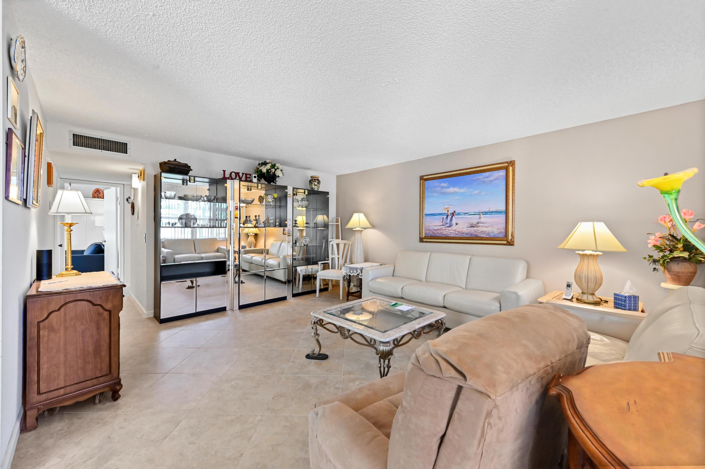 KINGS POINT - Residential