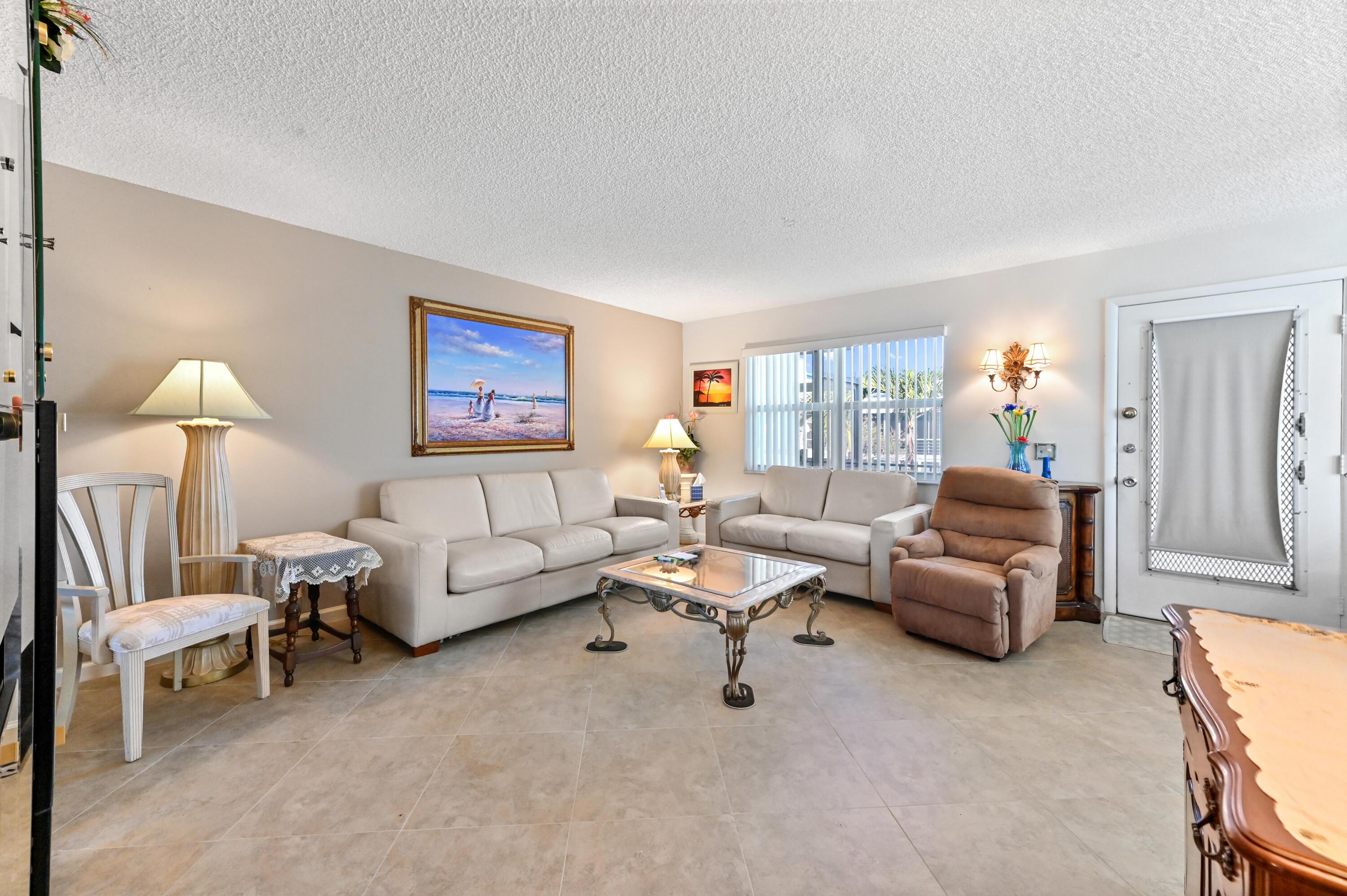 KINGS POINT - Residential