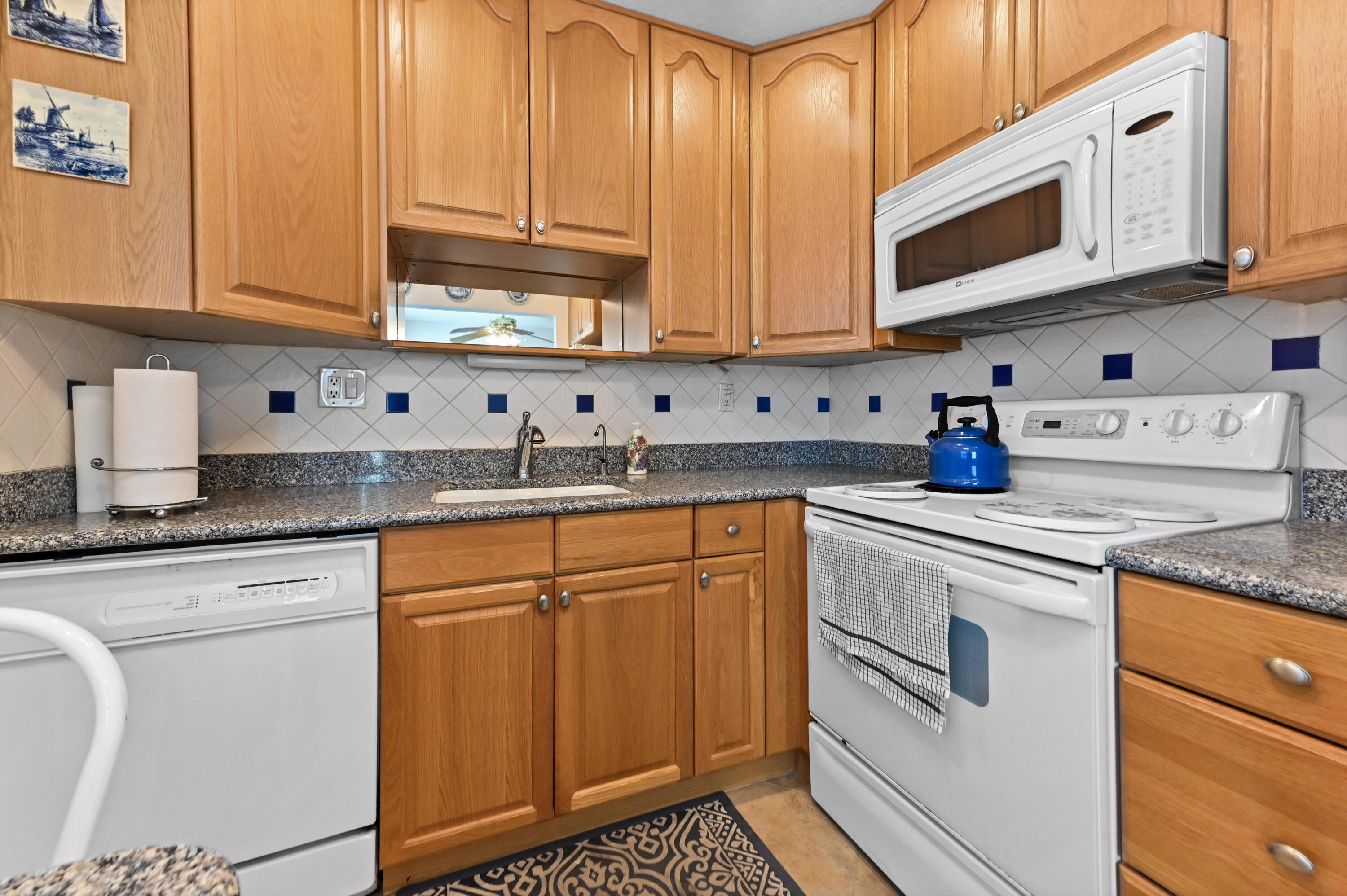 KINGS POINT - Residential