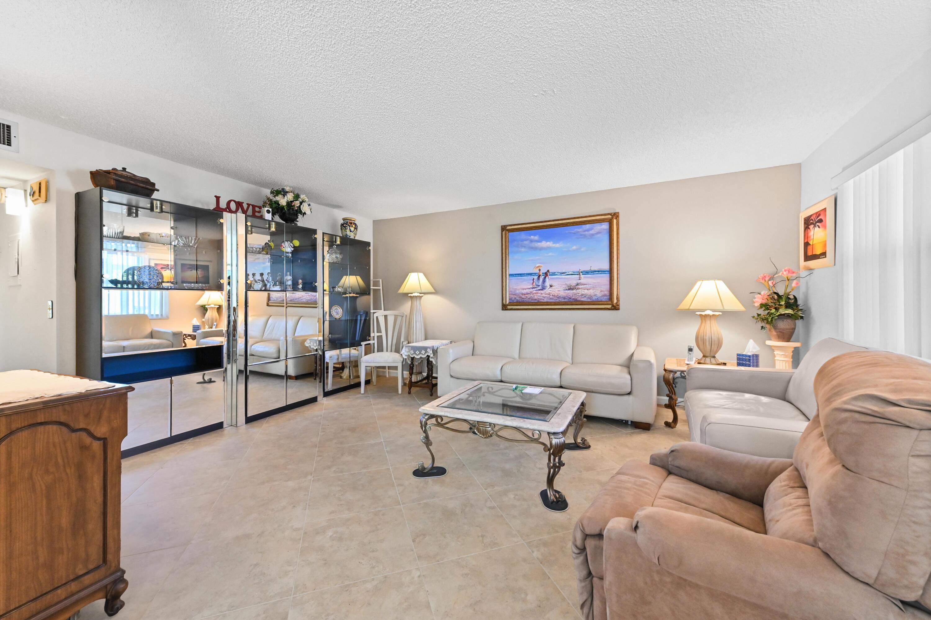 KINGS POINT - Residential