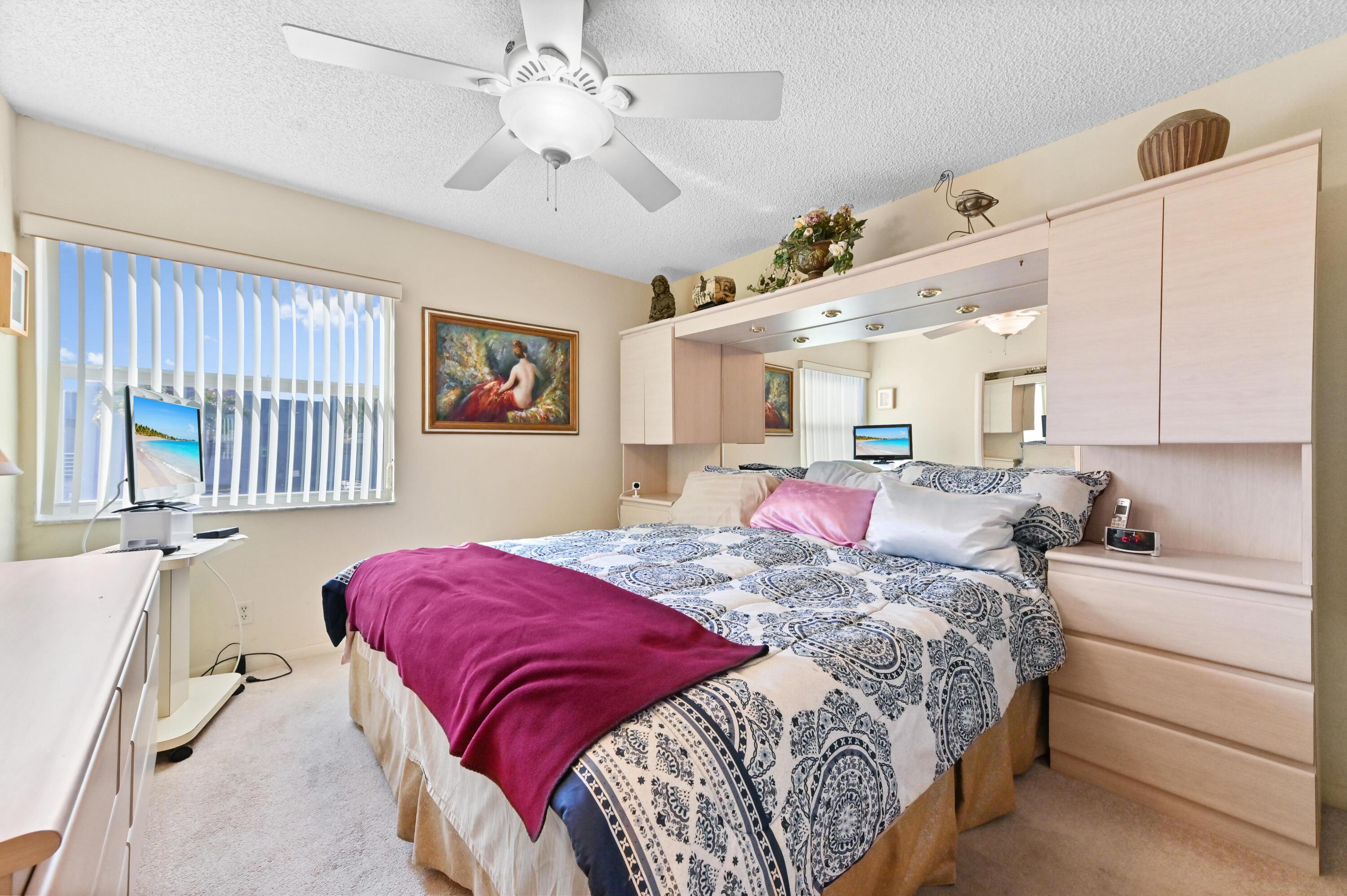 KINGS POINT - Residential