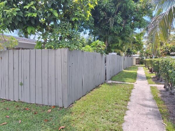 MODEL LAND CO - Residential Lease