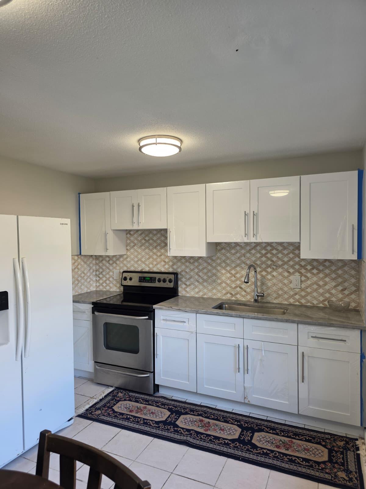 MODEL LAND CO - Residential Lease