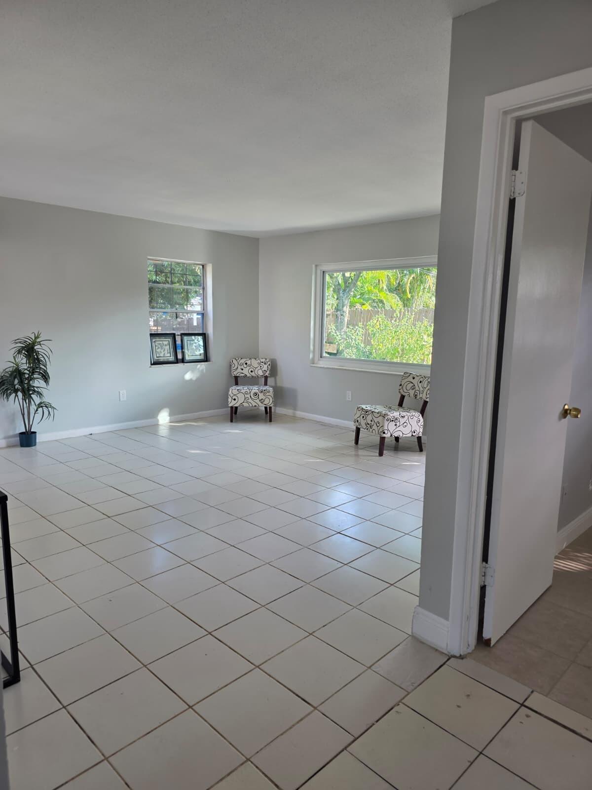 MODEL LAND CO - Residential Lease