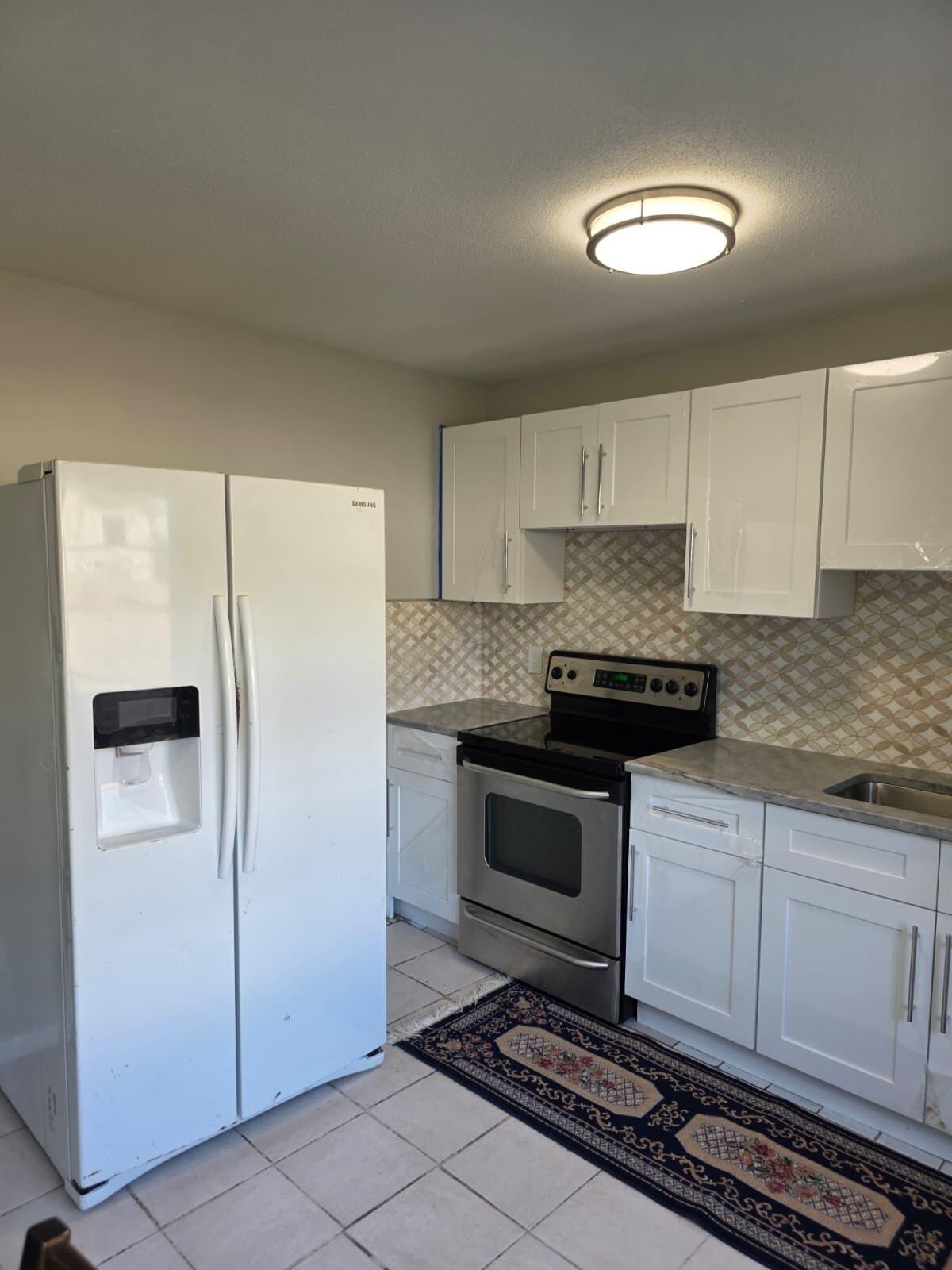 MODEL LAND CO - Residential Lease