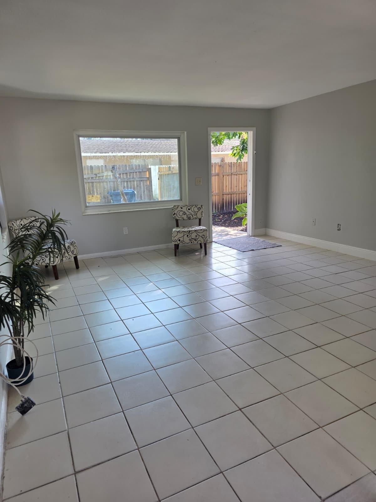 MODEL LAND CO - Residential Lease