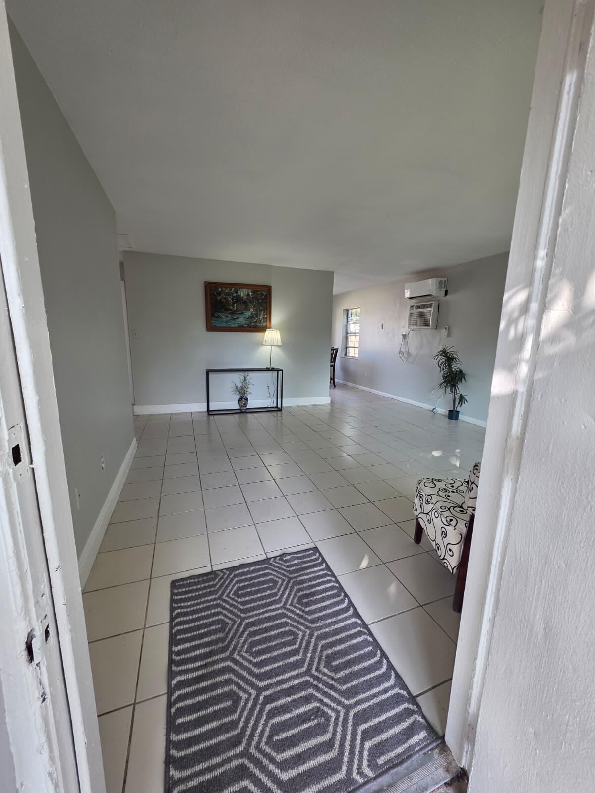MODEL LAND CO - Residential Lease