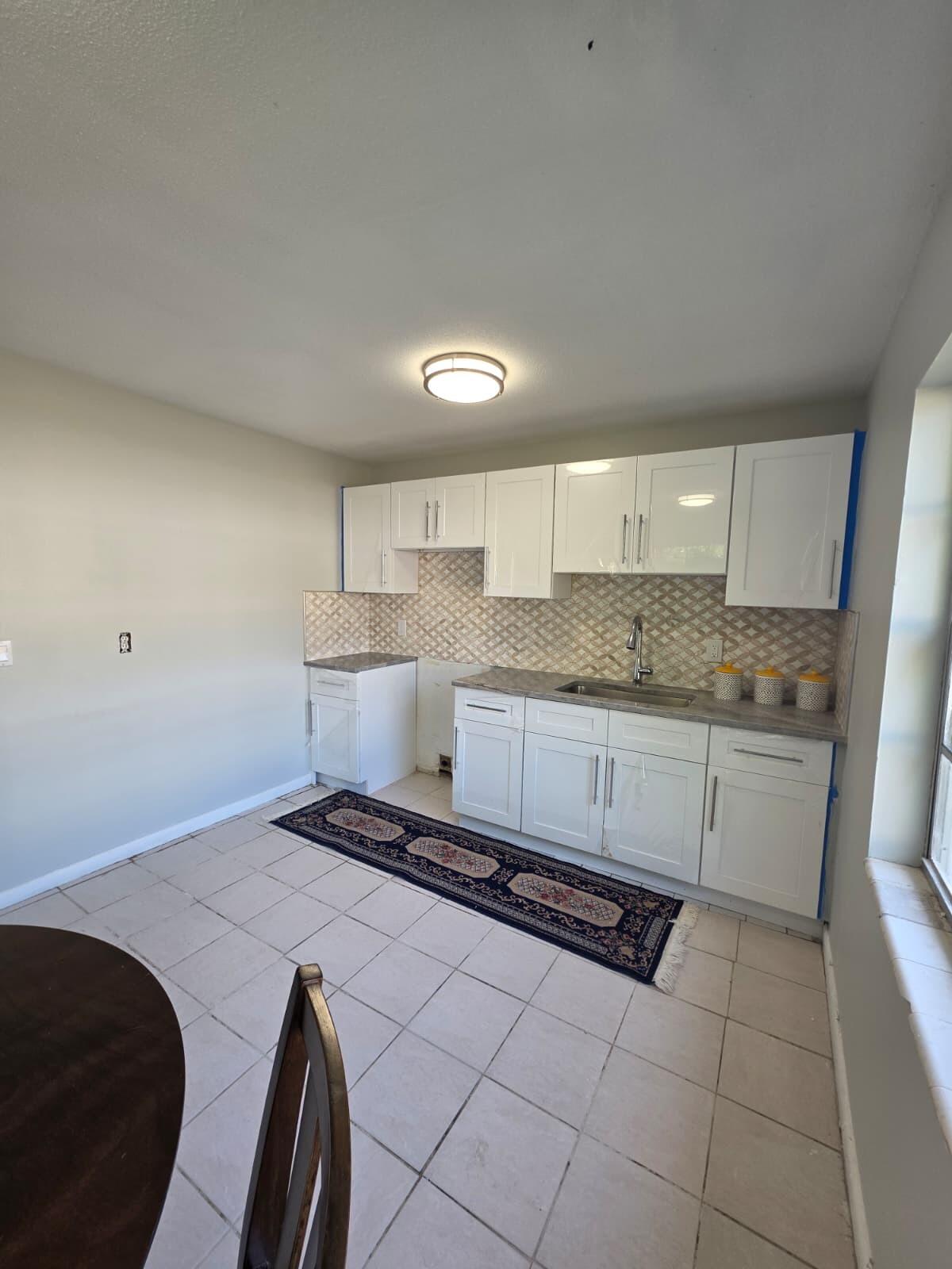MODEL LAND CO - Residential Lease