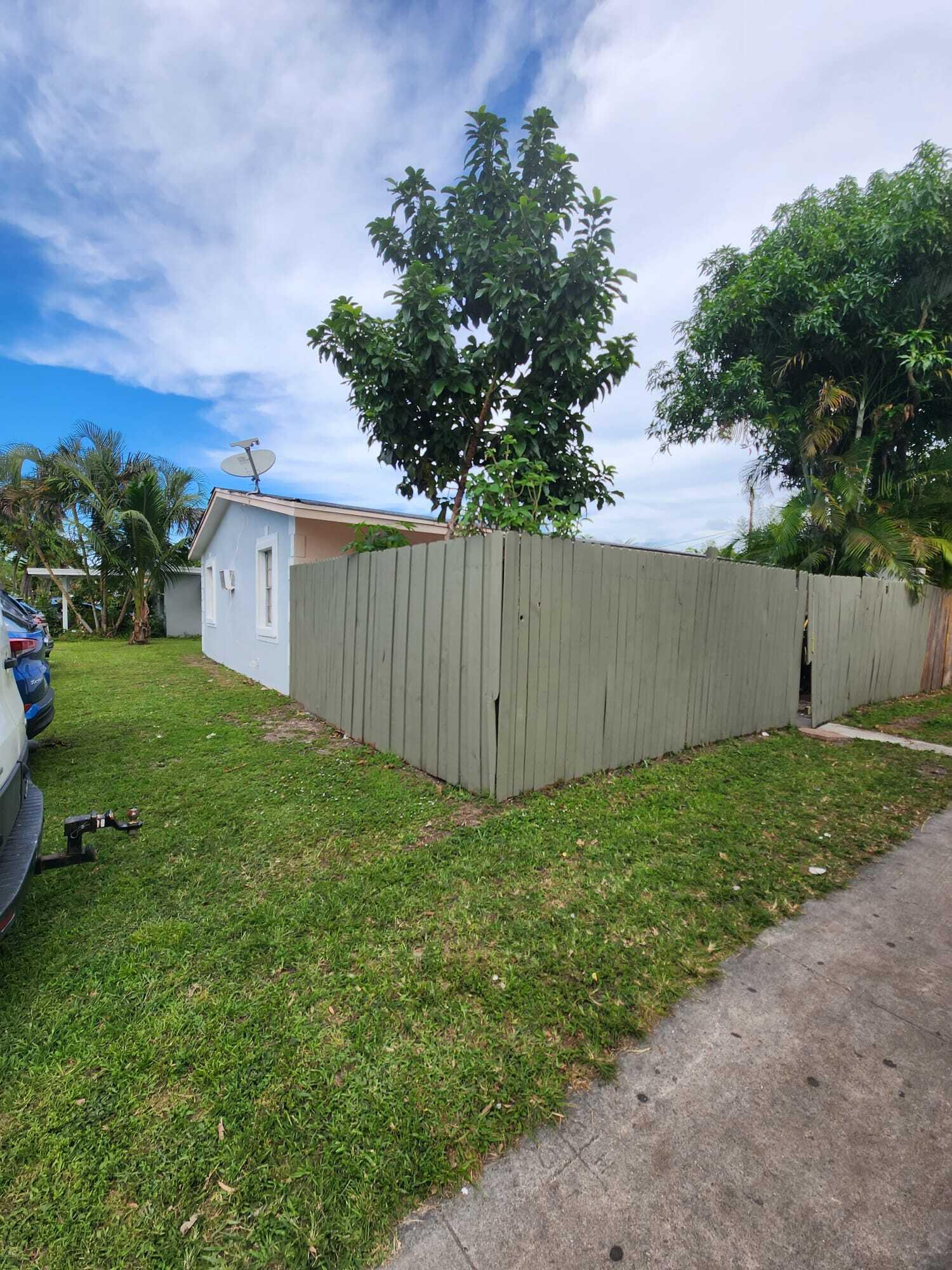 MODEL LAND CO - Residential Lease
