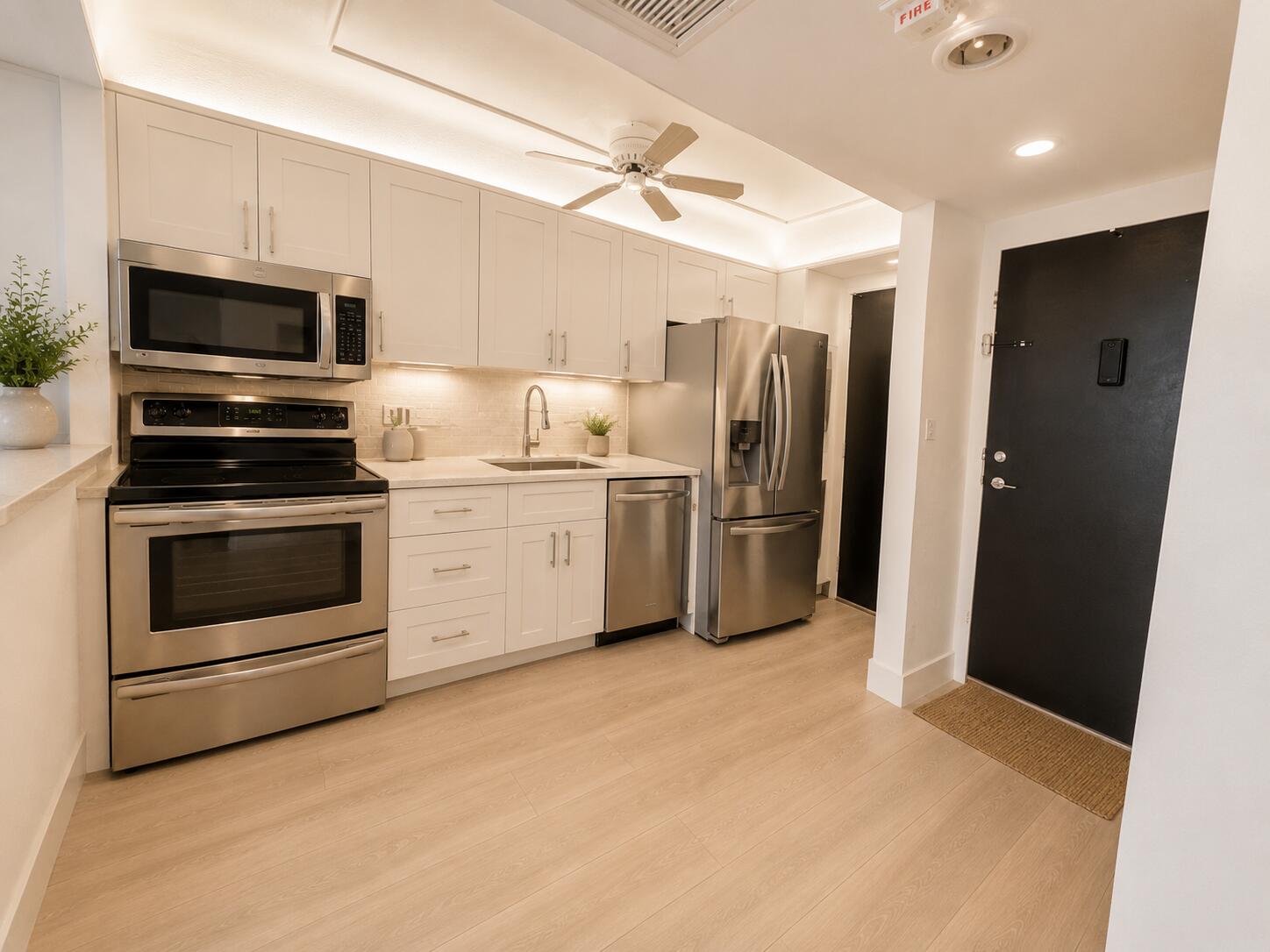 THE CARRIAGE HOUSE CONDO - Residential