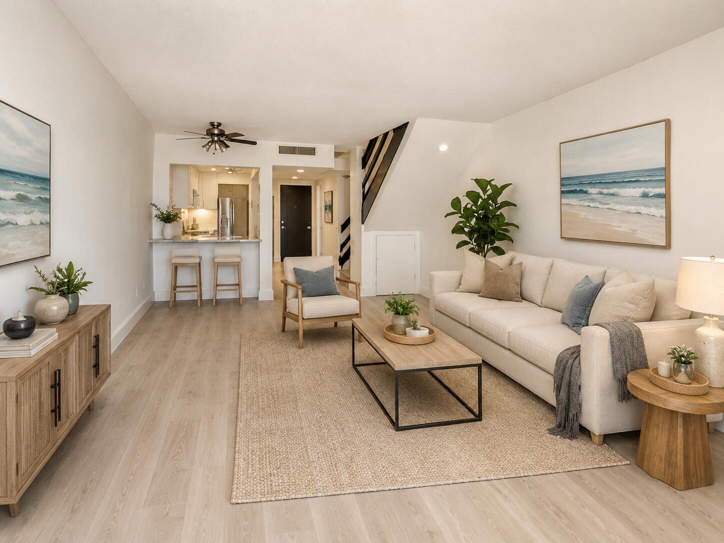 THE CARRIAGE HOUSE CONDO - Residential
